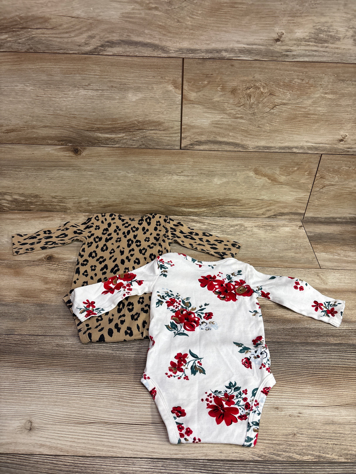 Carter's 2pk Bodysuits White sz 6m