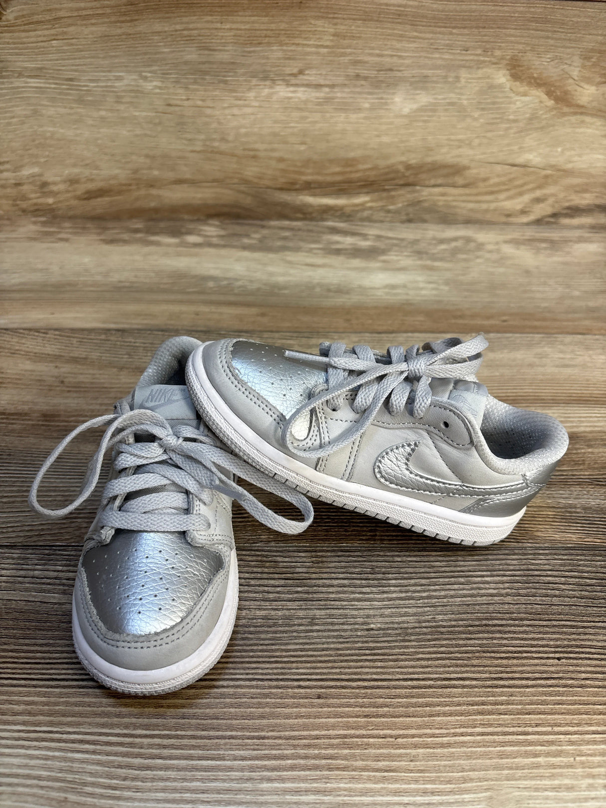 Air Jordan 1 Retro Low OG TD 'Metallic Silver' Sneakers sz 9c