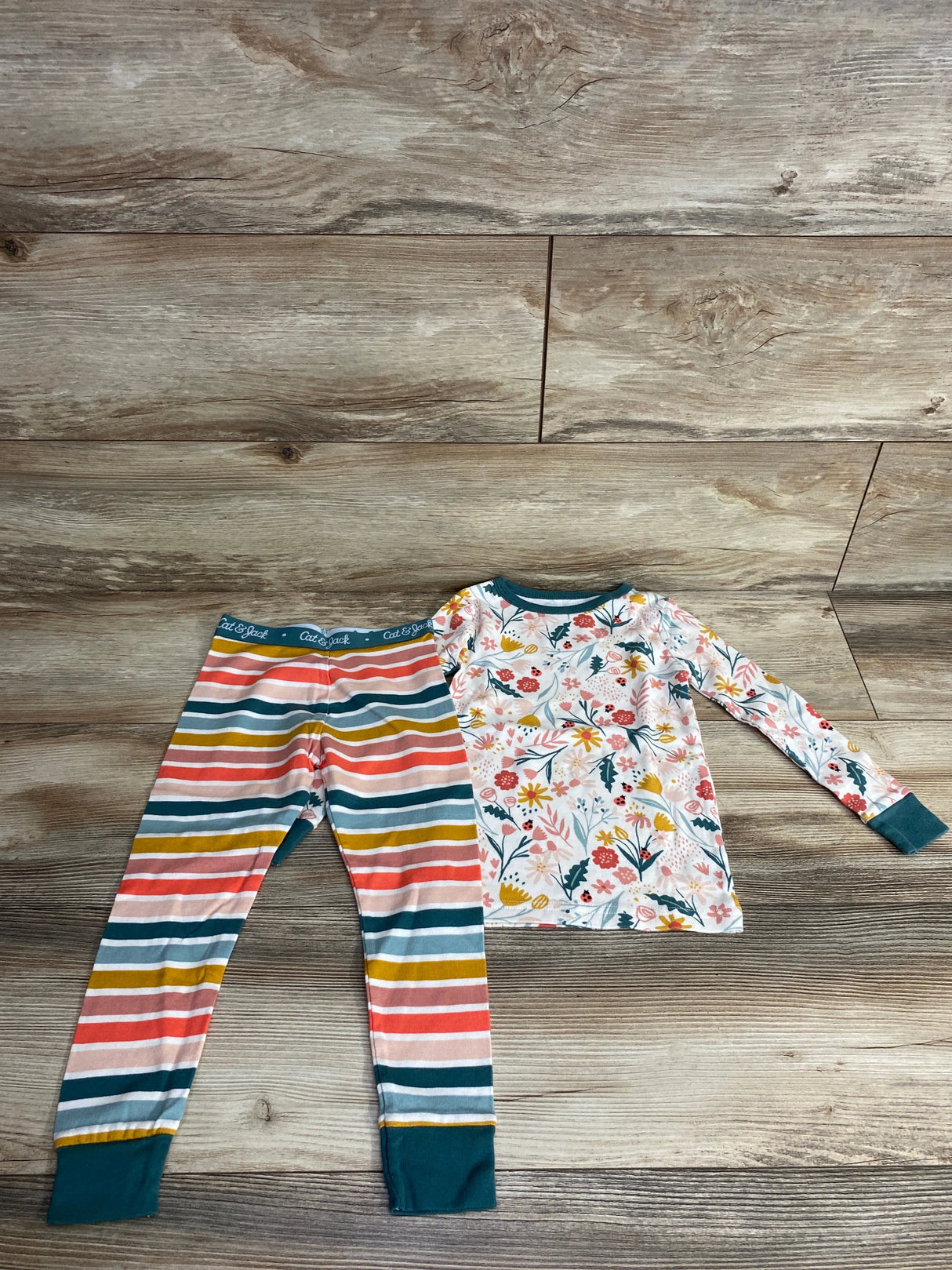 Cat & Jack 2pc Lady Bug Print Pajama Set White sz 4T