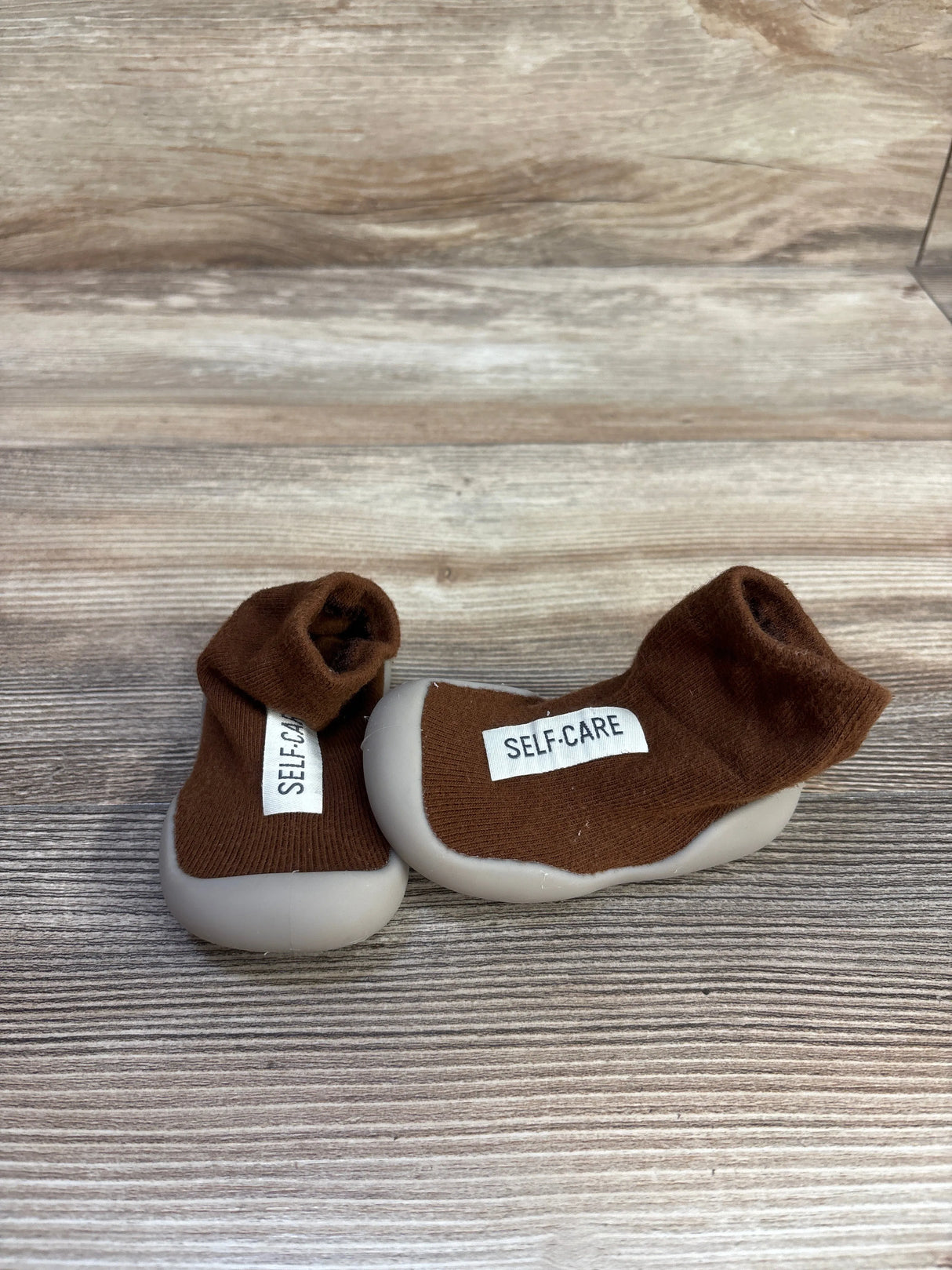 Tiny Explorings Self-Care Sock Shoes Brown sz 2/3c