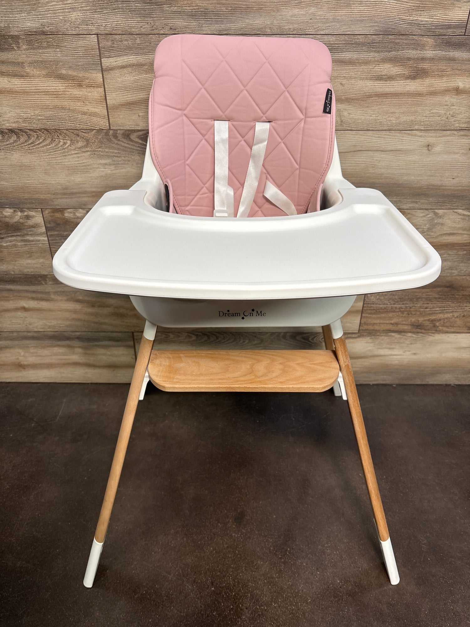 Dream on Me Nibble 2 in 1 Wooden Highchair in Pink