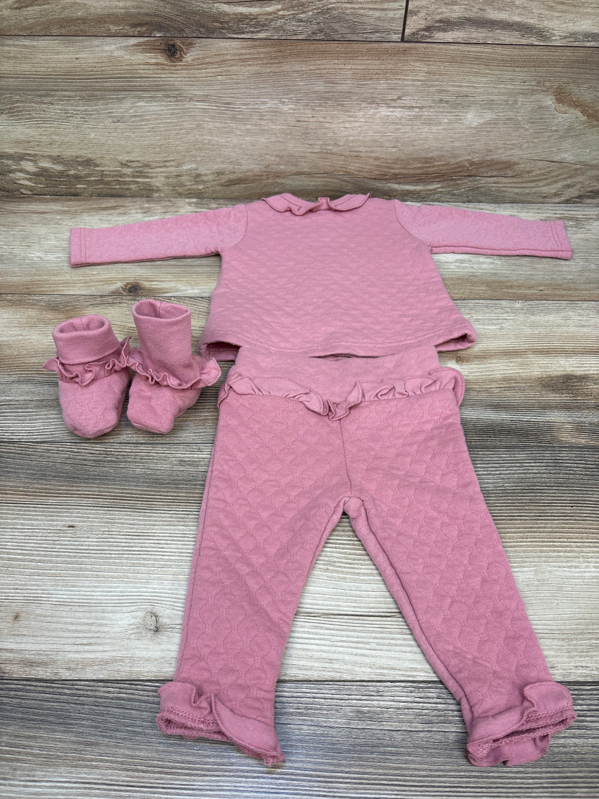 Duck Duck Goose 3pc Quilted Top, Pants, 7 Booties Set Pink sz 0-3m