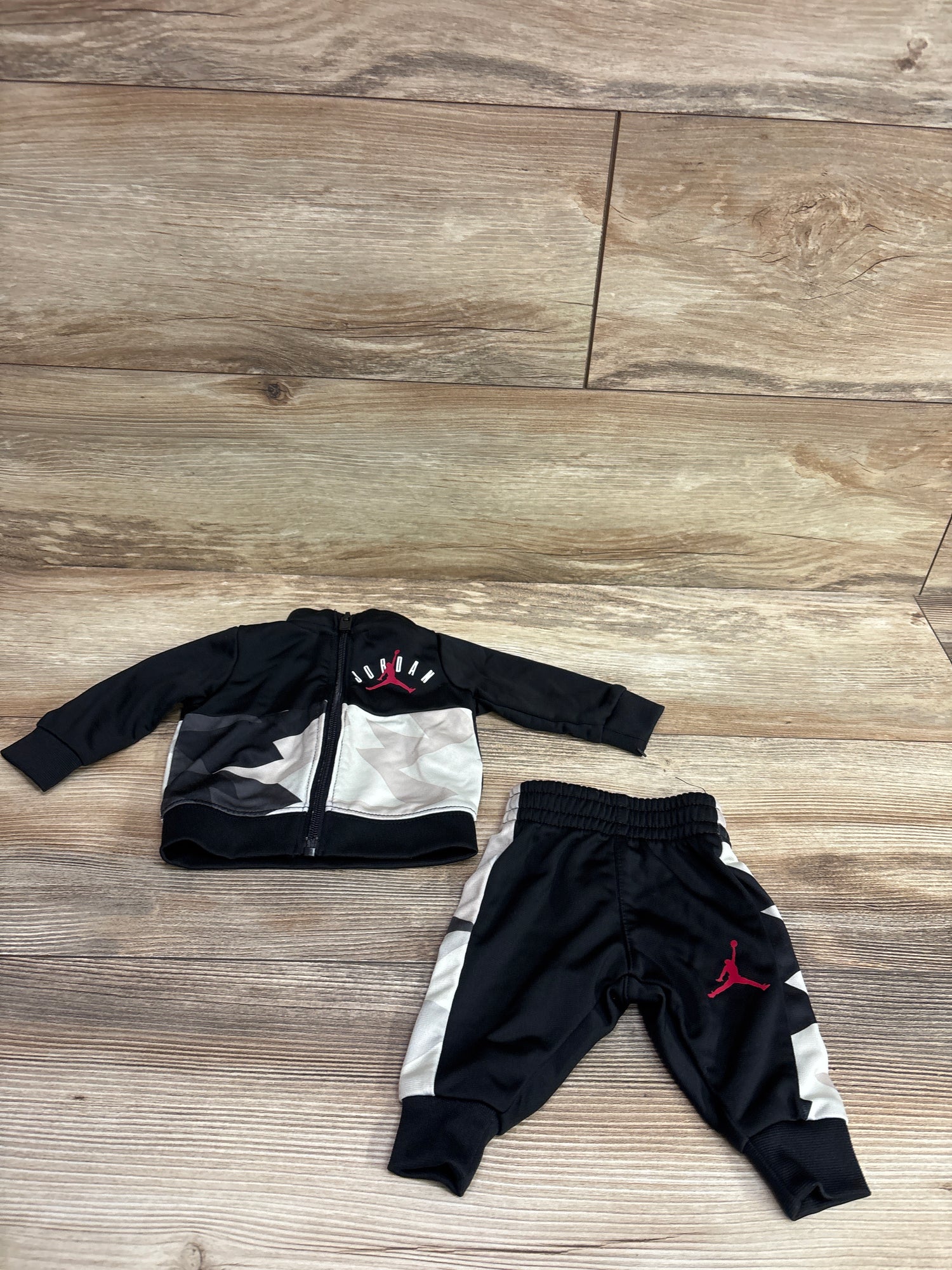 Jordan 2pc Tracksuit Black sz Newborn