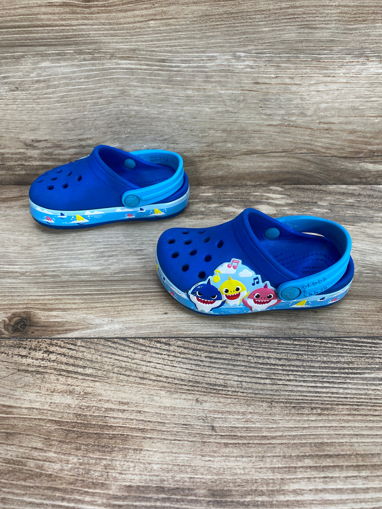 Crocs Baby Shark Classic Clog Blue Sz 5c