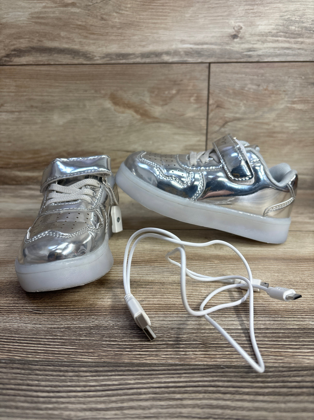 Rechargeable Light-Up Sneakers Silver sz 10c