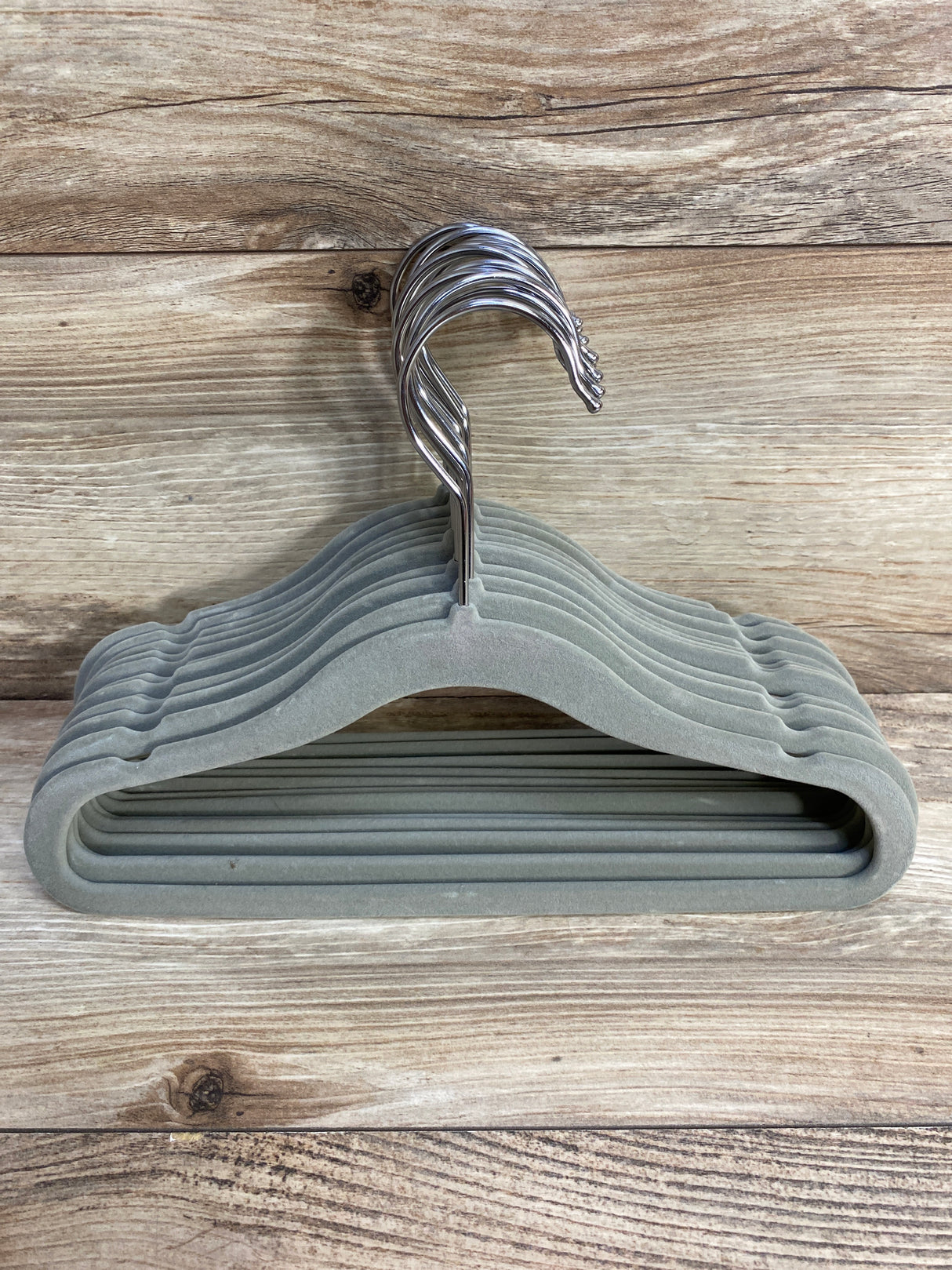 13pk Velvet Hangers, Grey