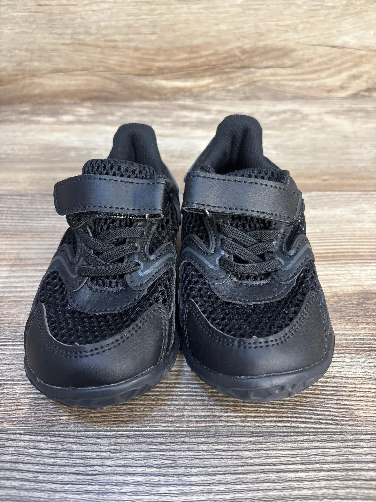 L Run Water Sneakers Black sz 8/9c
