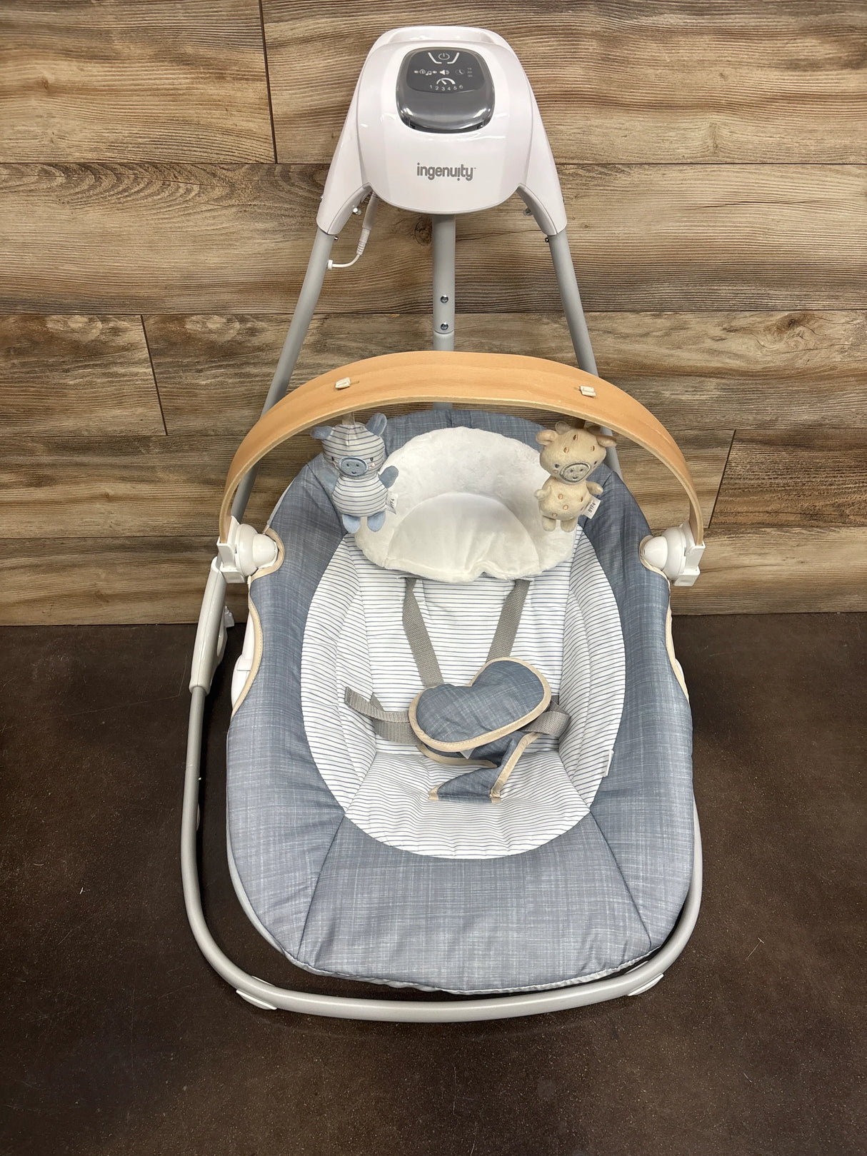 Ingenuity SimpleComfort Compact Swing with Wood Toy Bar - Chambray