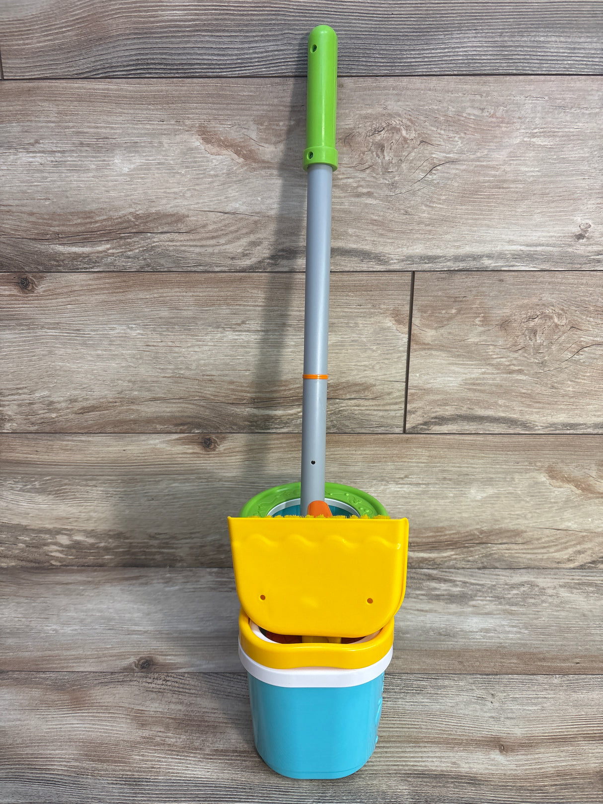Leapfrog Clean Sweep Learning Caddy Mop & Broom Set