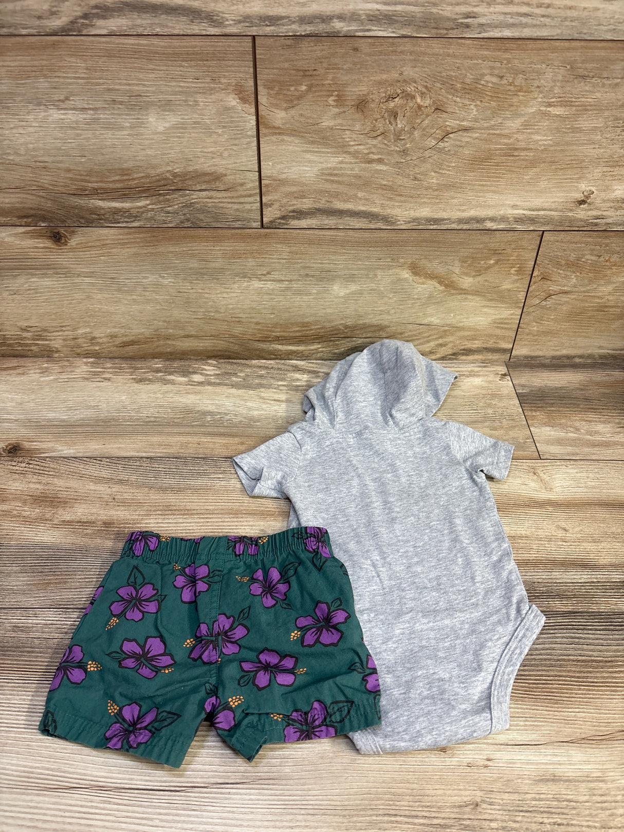 Carter's 2pc Hooded Bodysuit & Shorts Set Grey sz 6m