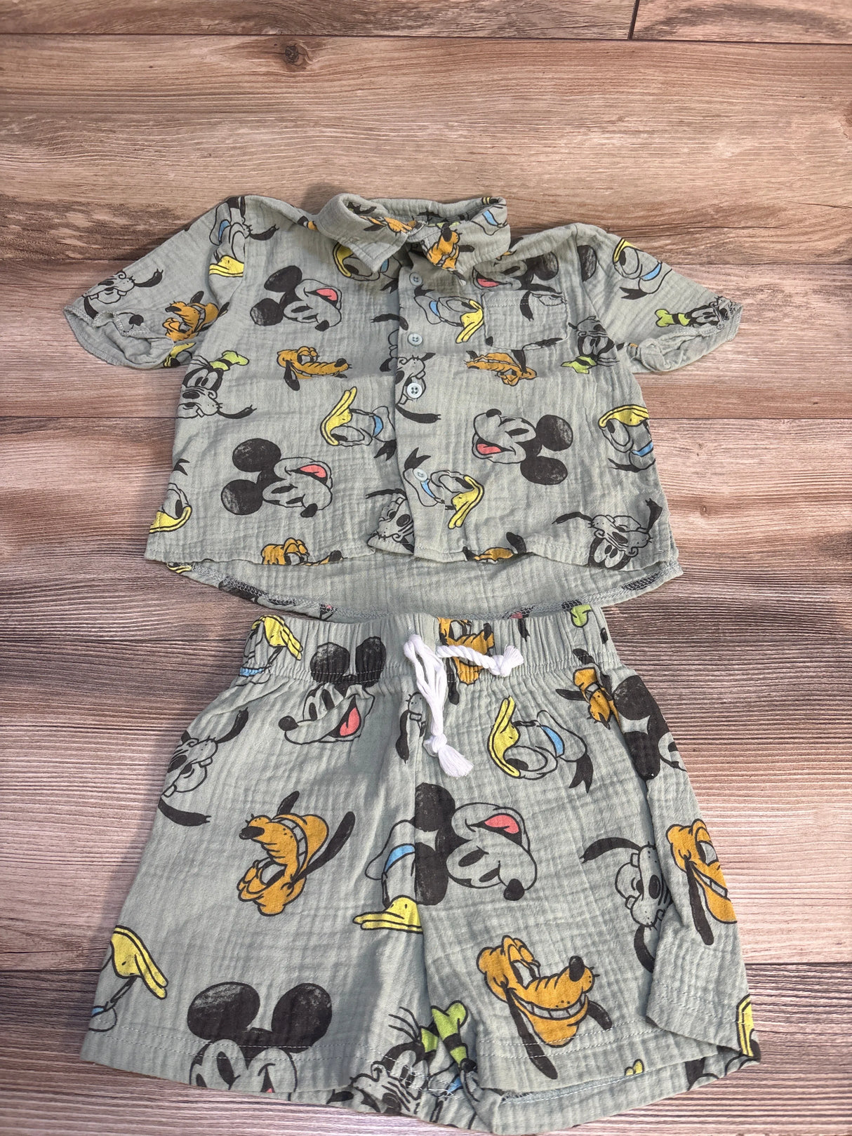 Disney Junior Mickey Mouse Gauze Button Down Shirt & Short Set Green sz 2T