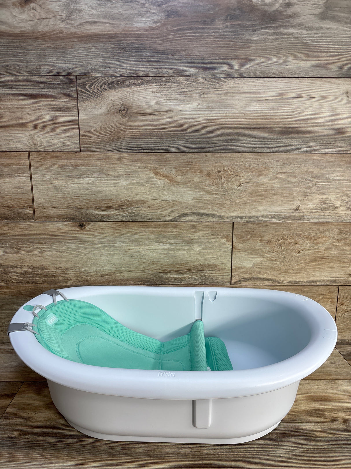 Frida Baby 4-in-1 Grow-With-Me Bath Tub