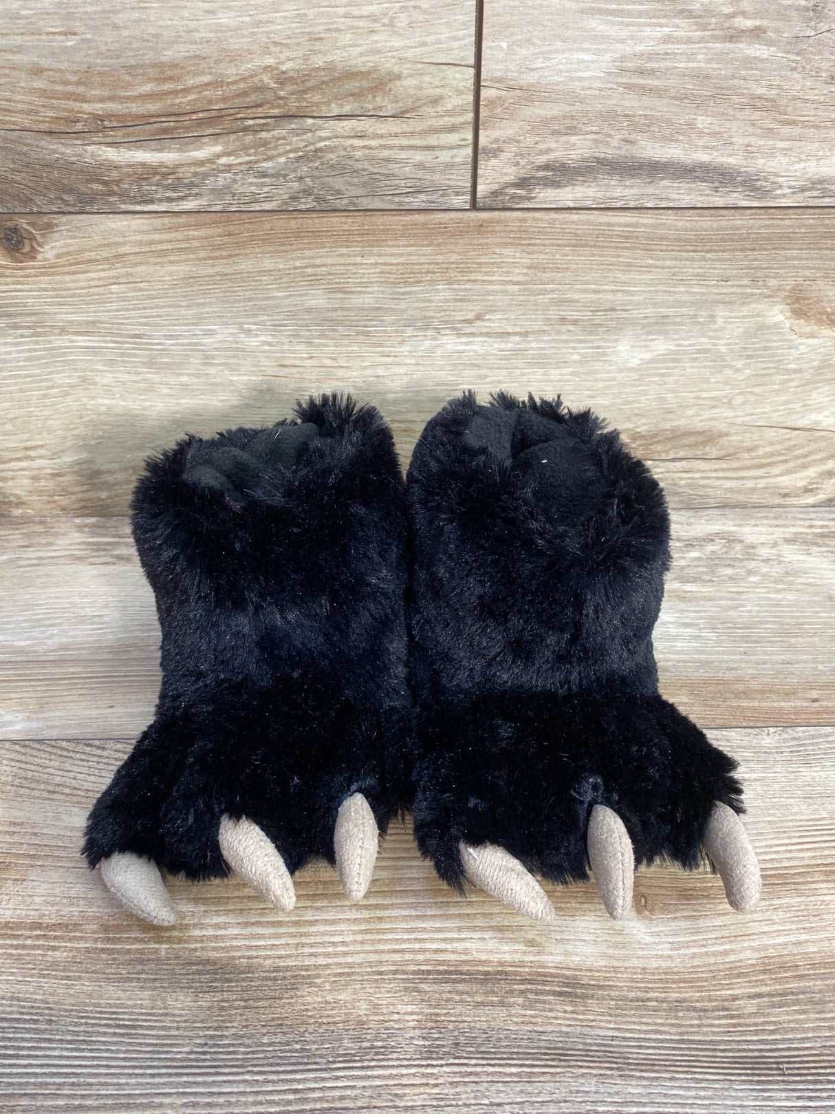 Lazy One Animal Claw Slippers Black sz 5-8c