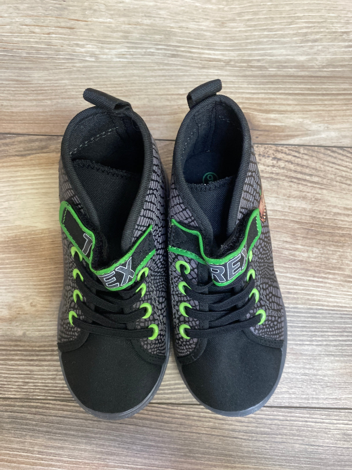 Jurassic World Light-Up High Top Canvas Sneakers, Black sz 9c