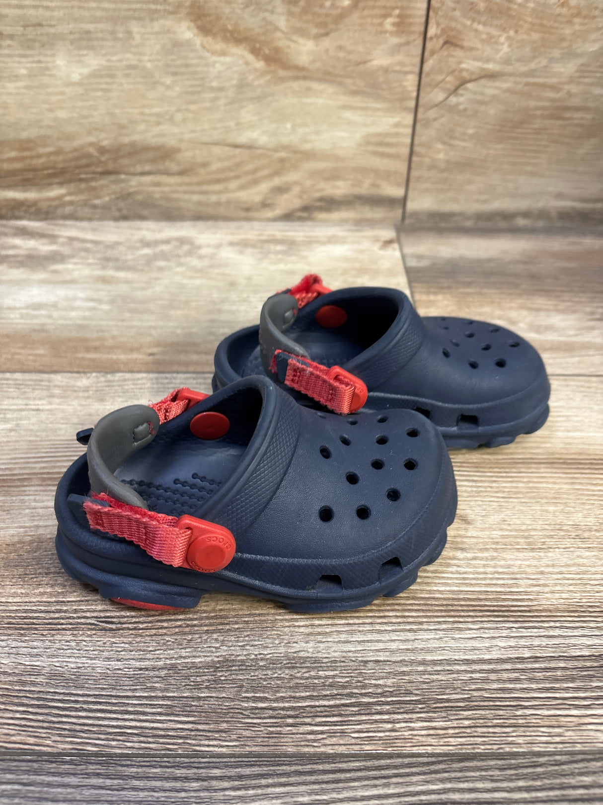 Crocs All-Terrain Clogs Navy sz 6c