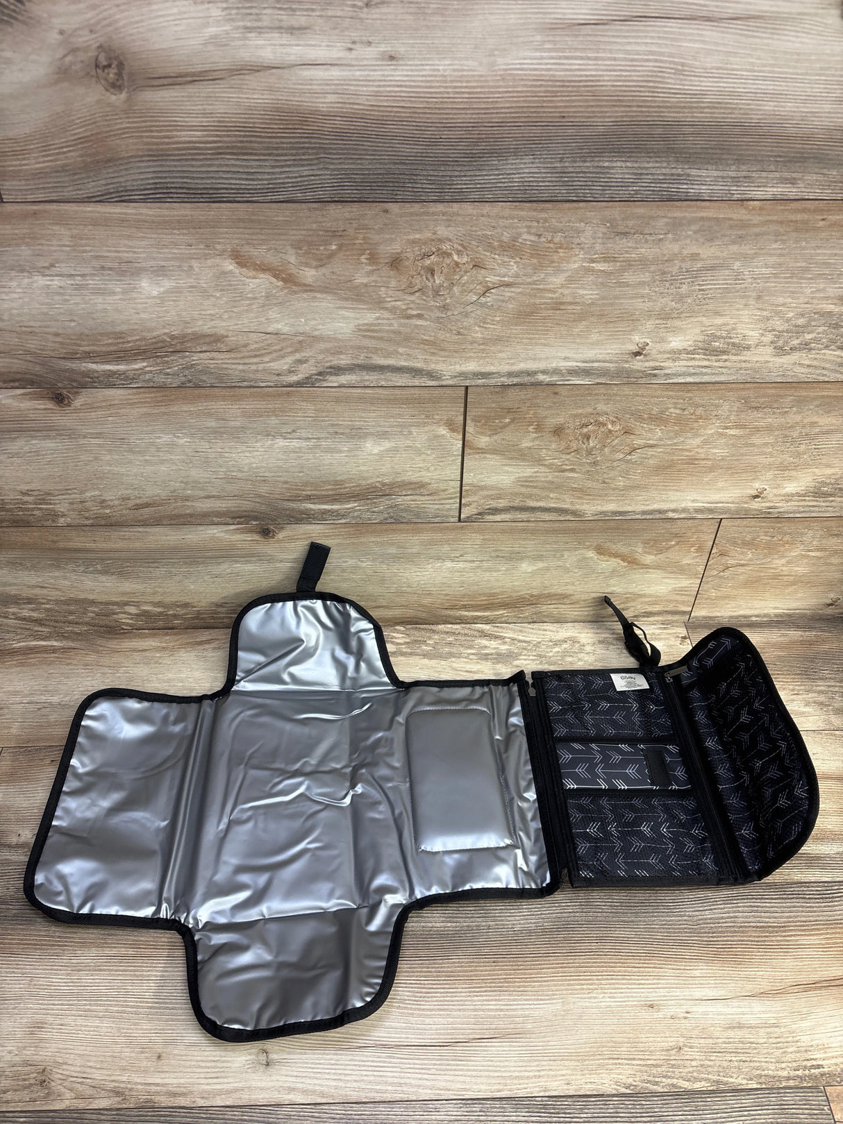 Kopi Baby Portable Diaper Changing Pad, Grey Arrows