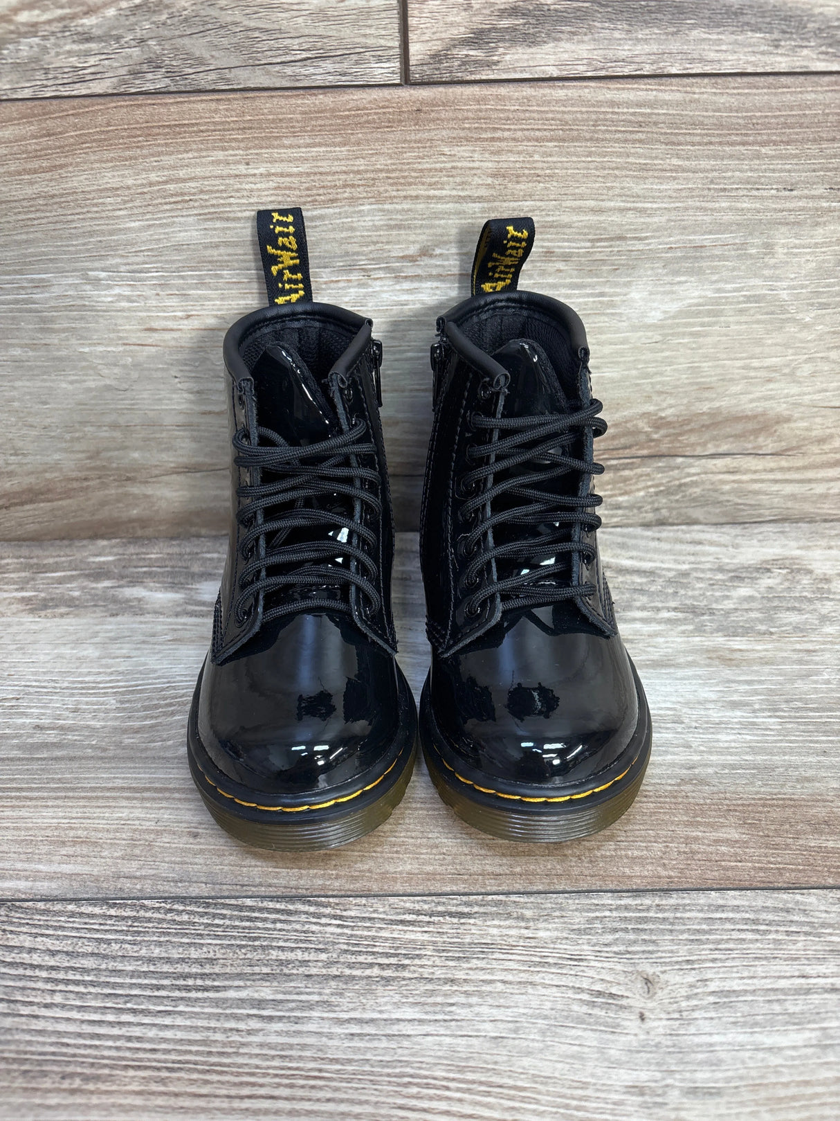 Dr. Martens Lace Up Boots in Patent Leather Black  sz 8c