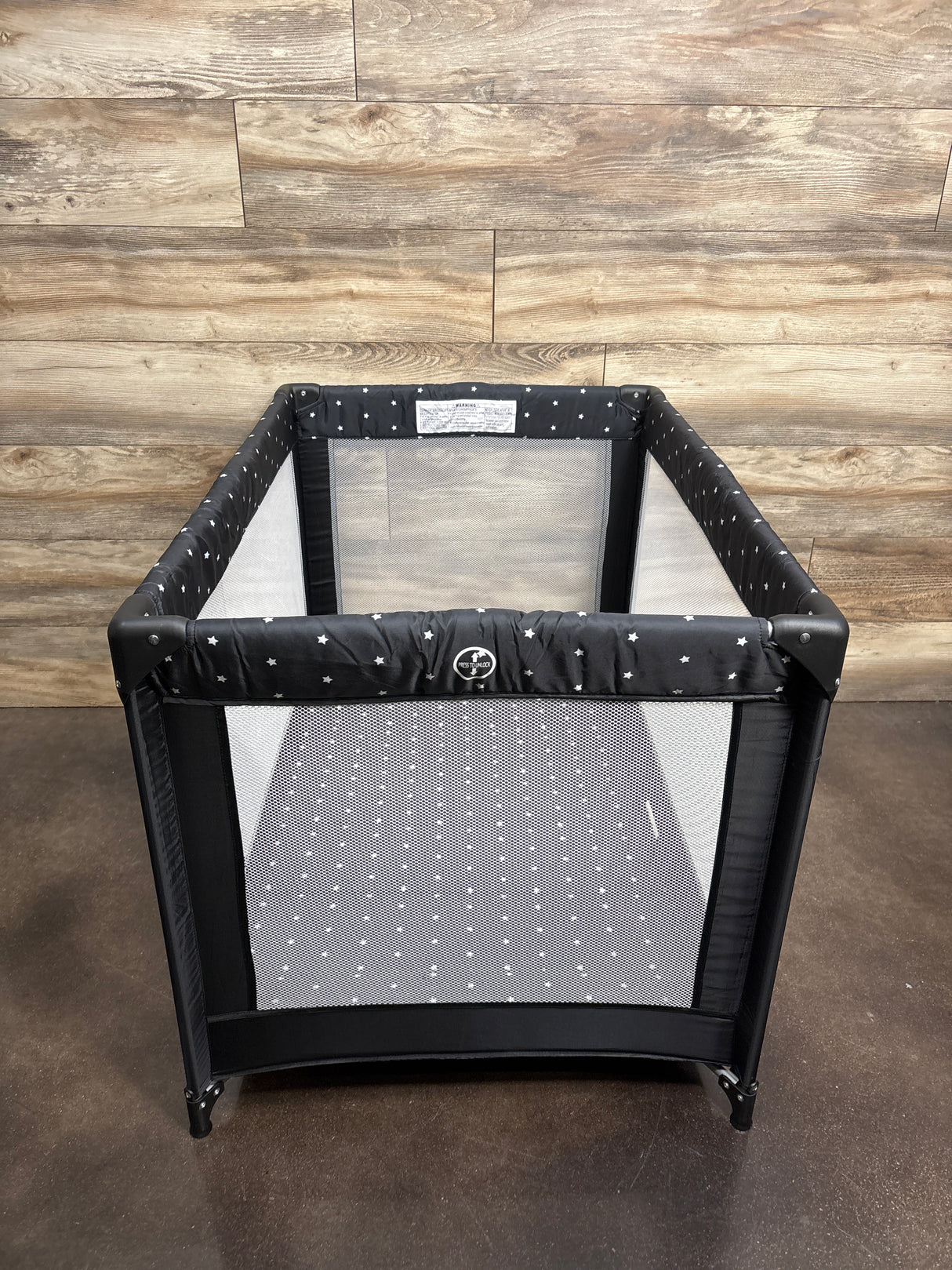 Dream on Me Zodiak Play Yard, Black