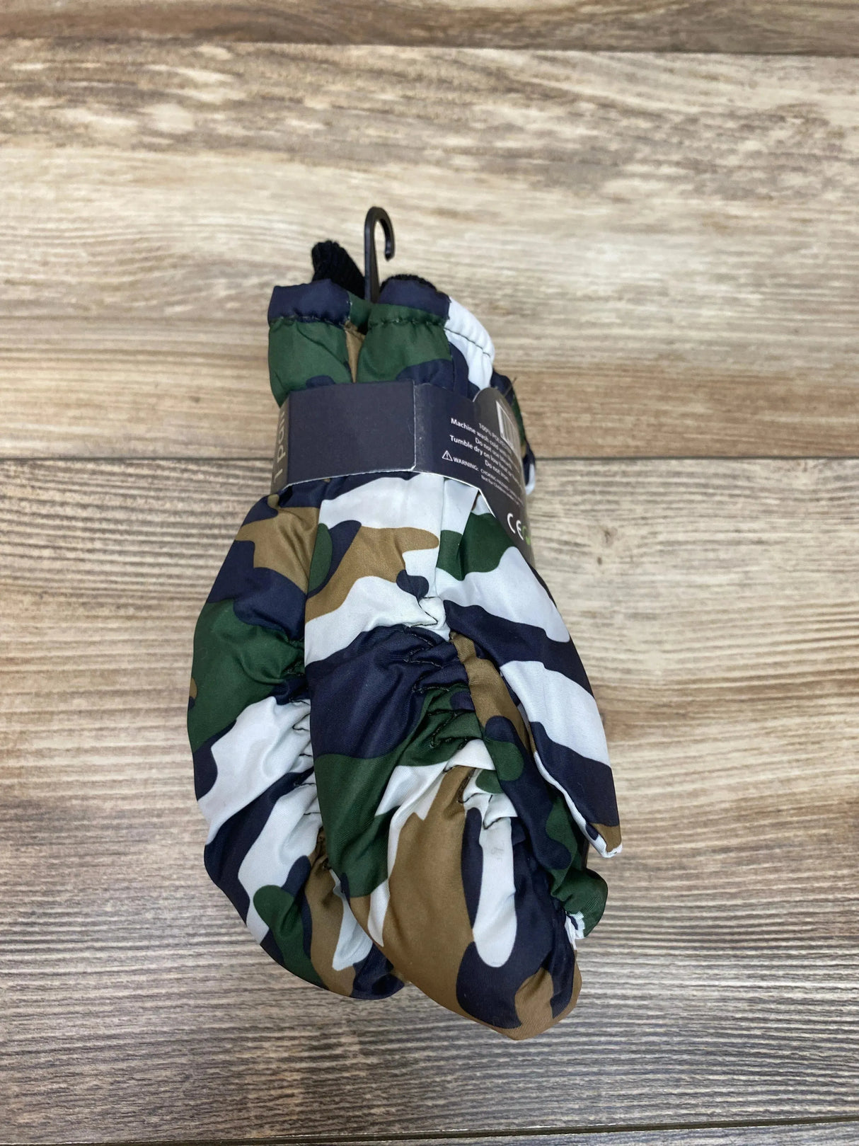 NEW ThermaWear Kid's Ski Green Camo Mittens