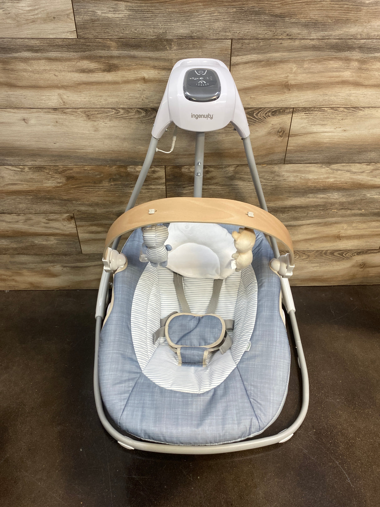 Ingenuity Simple Comfort Compact Swing with Wood Toy Bar - Chambray