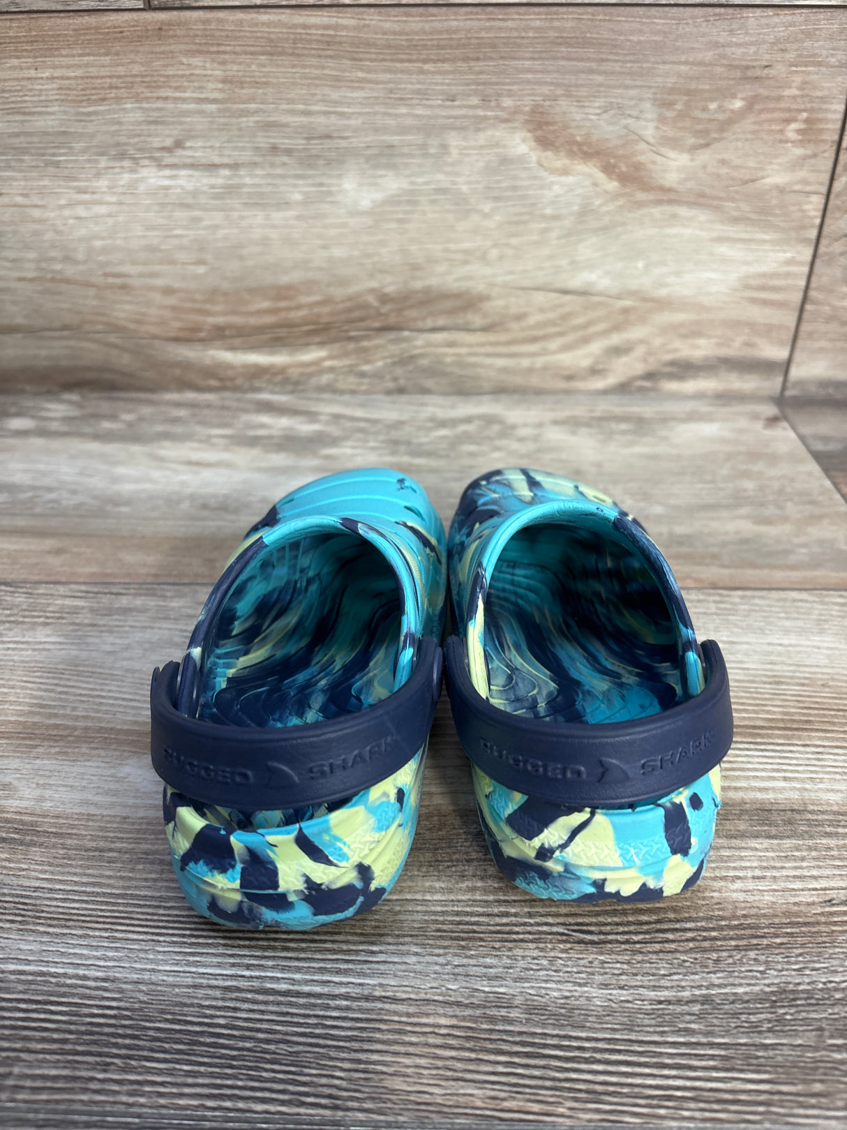 Rugged Shark Swirl Pattern Clogs Blue sz 7c