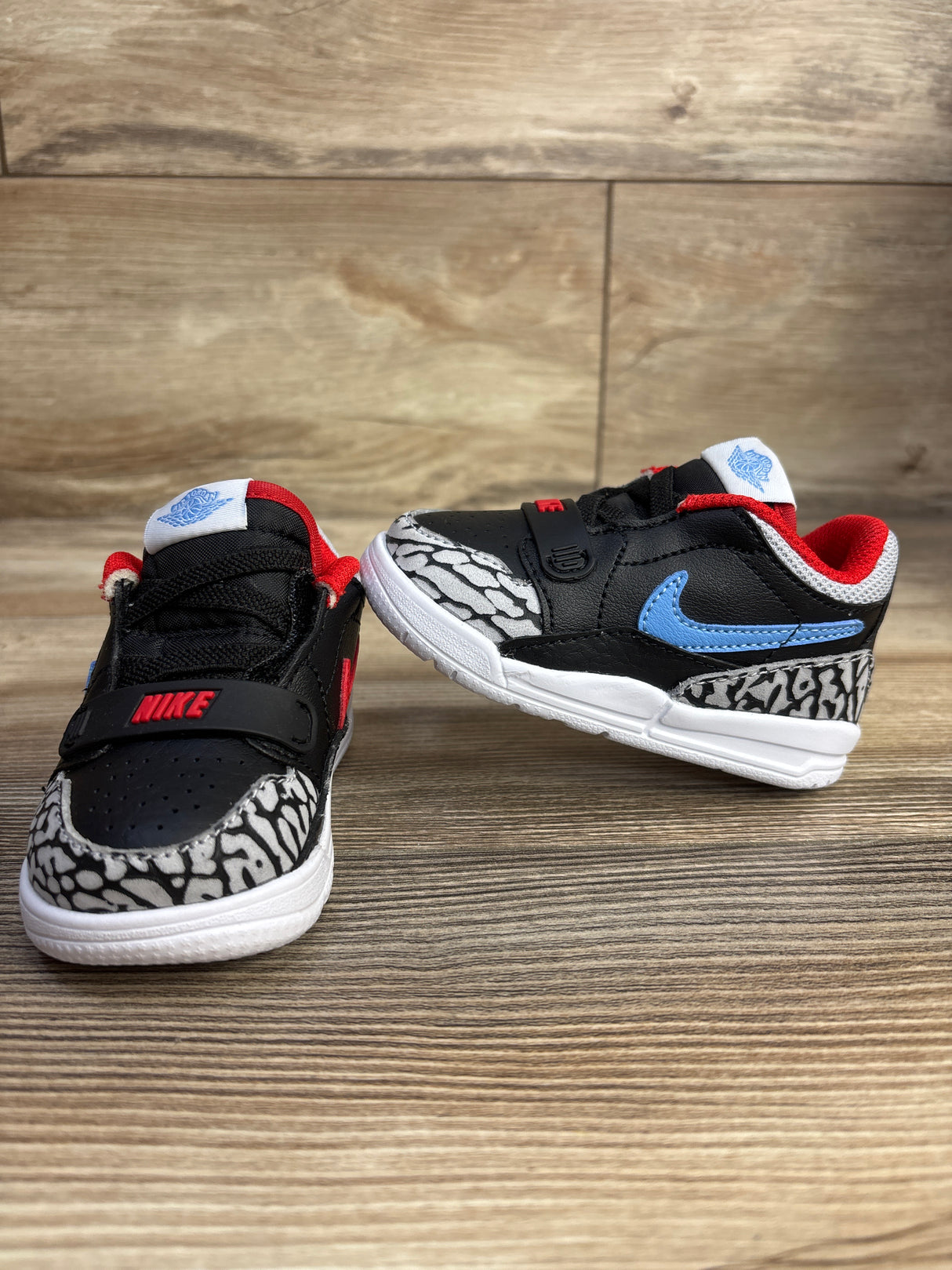 NWOT Jordan Legacy 312 Low TD 'Chicago Flag' Sneakers sz 5c