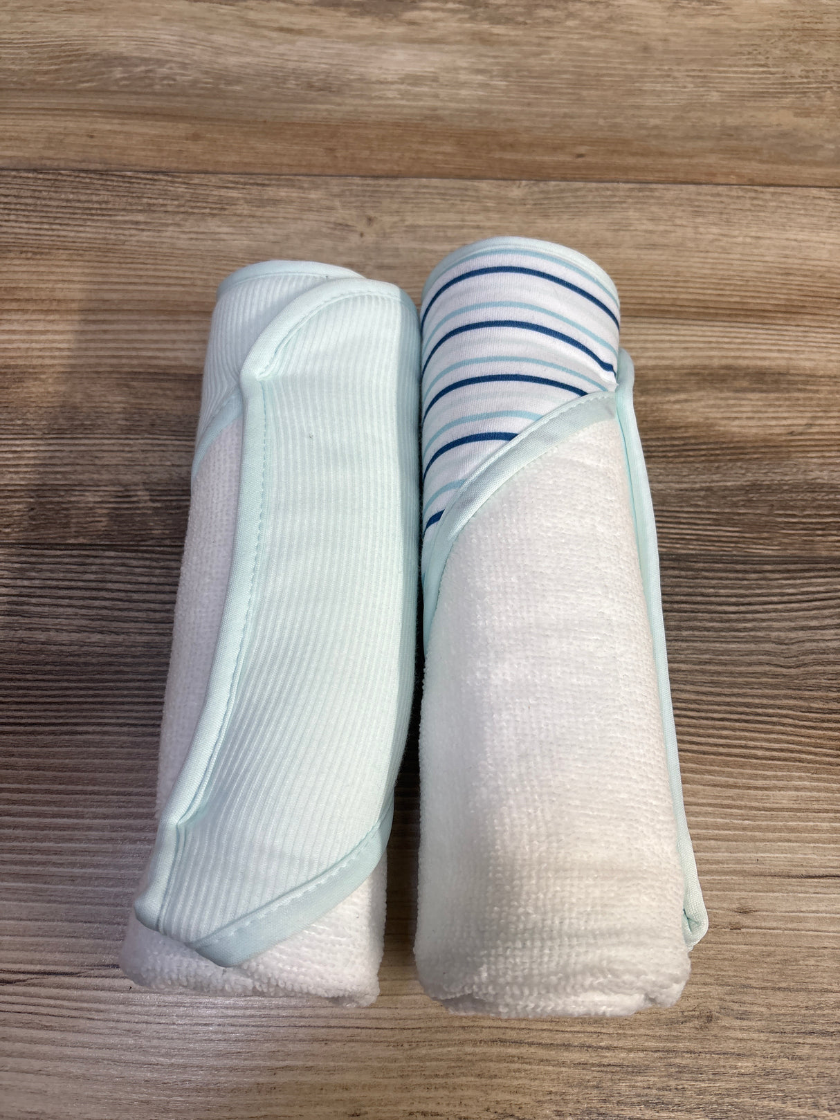 NWOT 2pk Hooded Bath Towels
