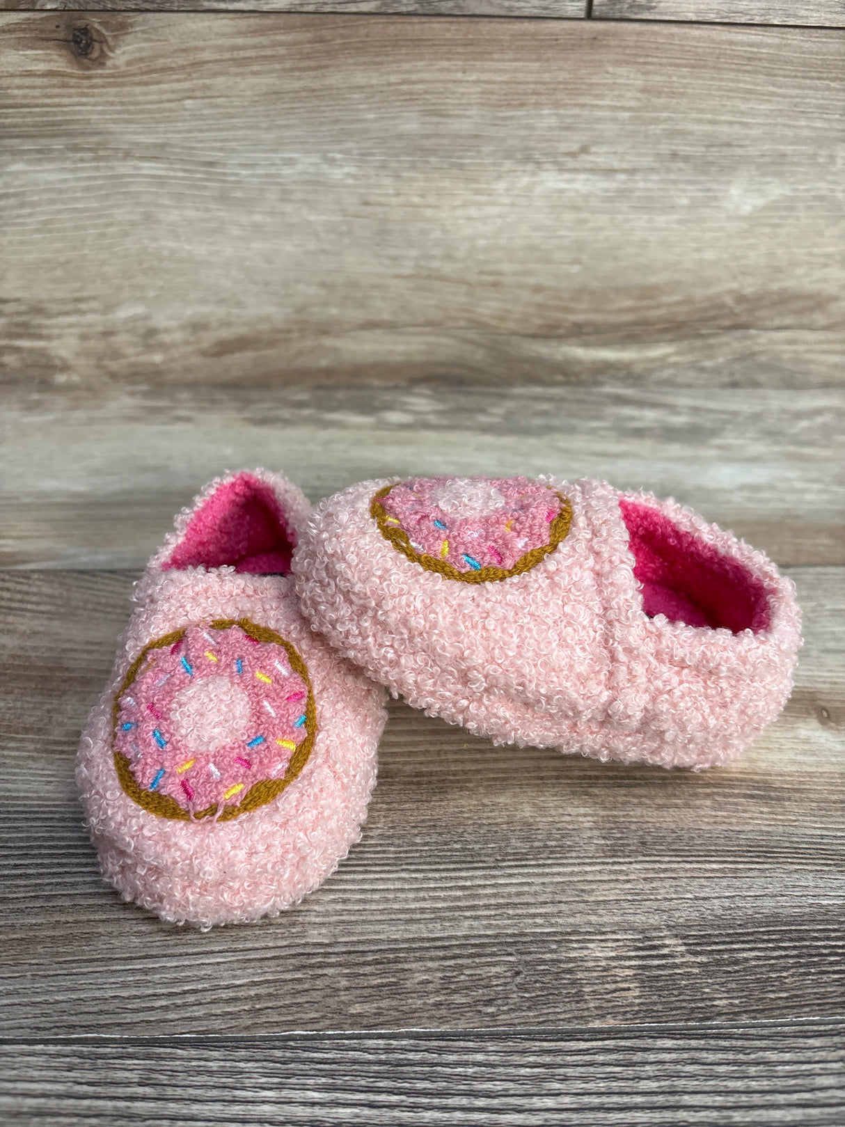 Kensie Girl Sherpa Donut Slippers Pink sz 5/6c