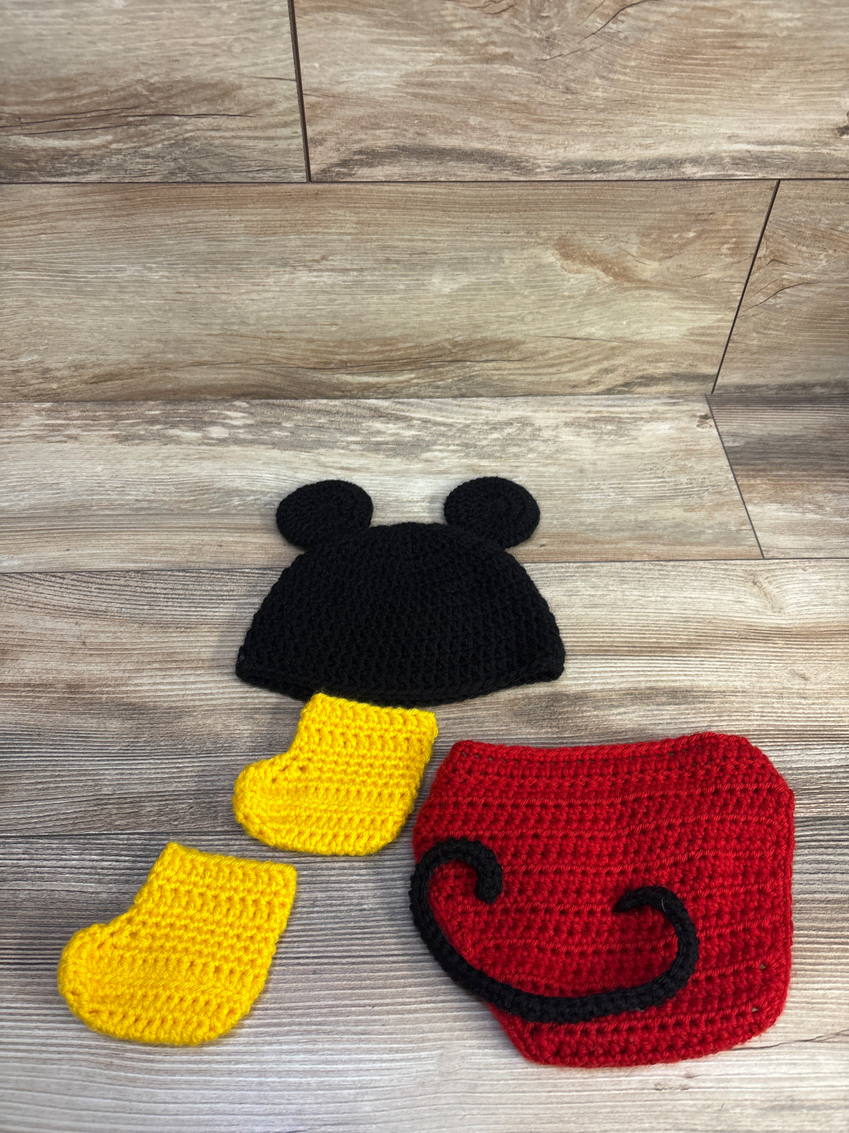 Mickey Mouse 3pc Crochet Hat, Diaper Cover, & Booties Set sz 0-6m