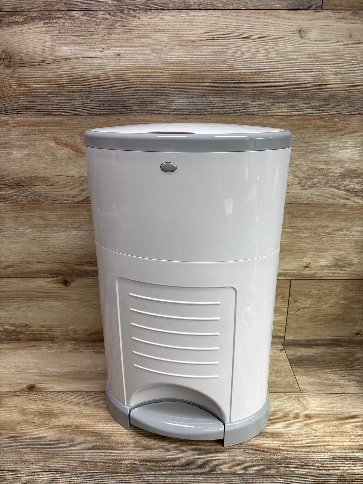 Dekor Classic Hands-Free Diaper Pail with 2 Refills