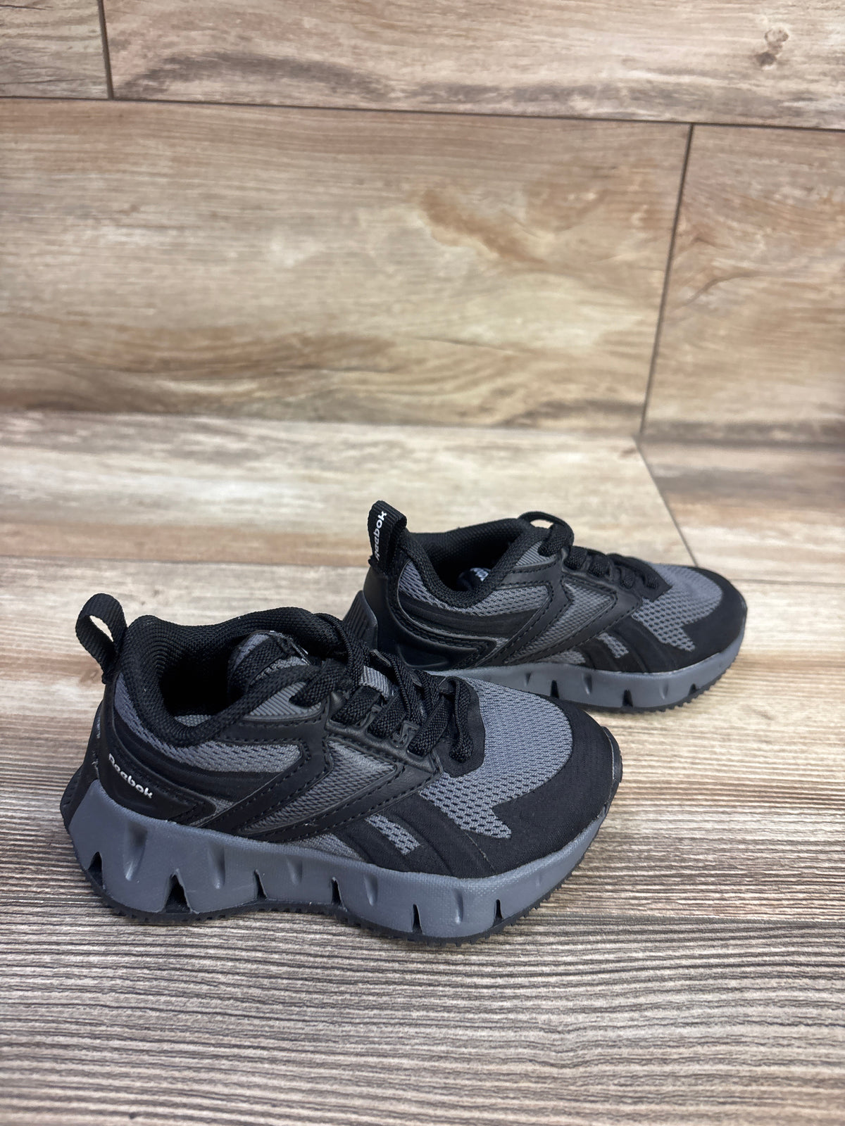 Reebok Charge Run Sneakers Black sz 6c