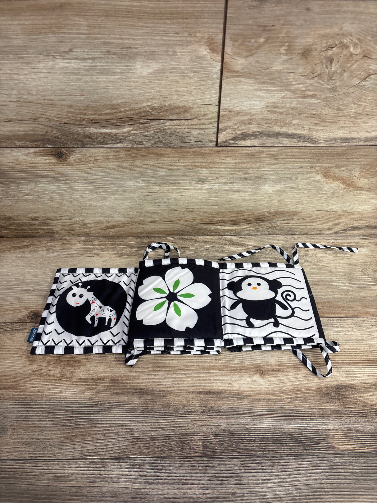 Ainingi Soft Contrast Book