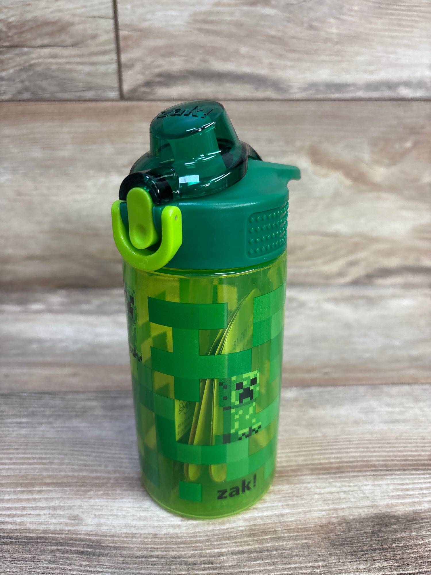 NEW Zak! Designs 16oz Minecraft Creeper Water Bottle