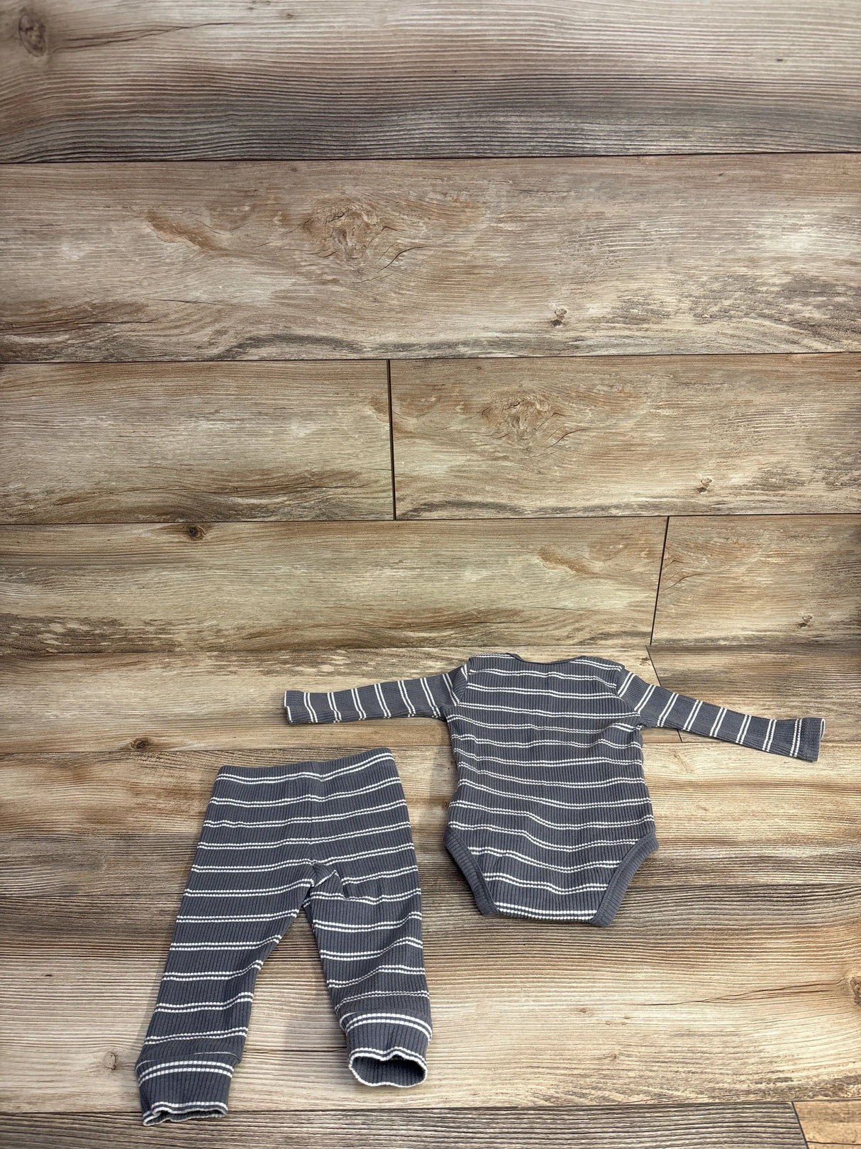 Pekkle 2pc Striped Ribbed Bodysuit & Bottoms Set Grey sz 6m