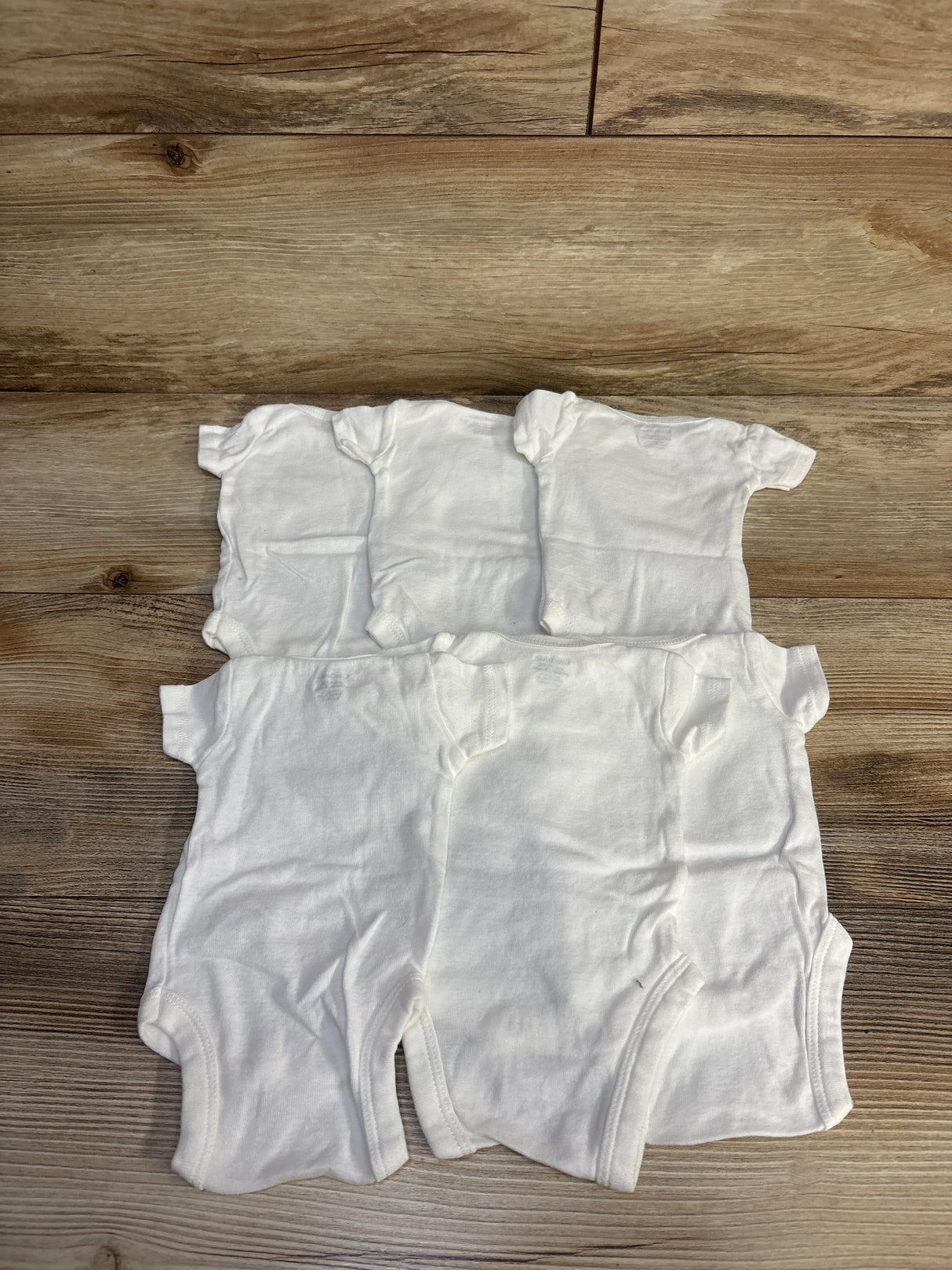 Gerber 6pk Bodysuits White sz Preemie - Me n Mommy To Be