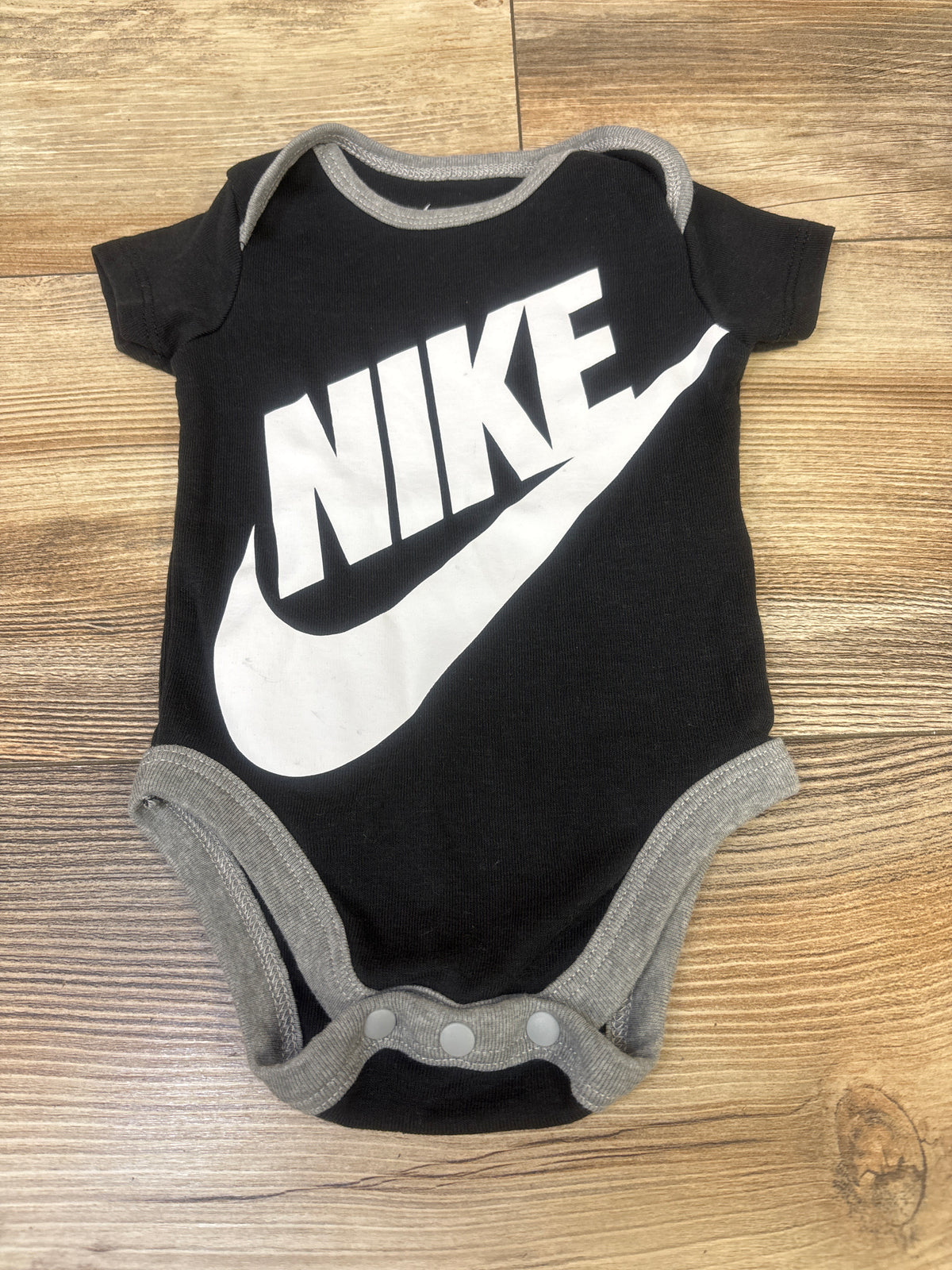Nike Bodysuit Black sz 0-6m