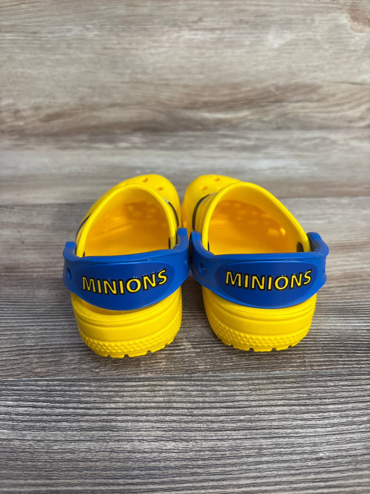 Crocs Despicable Me Minions Clogs sz 7c - Me n Mommy To Be