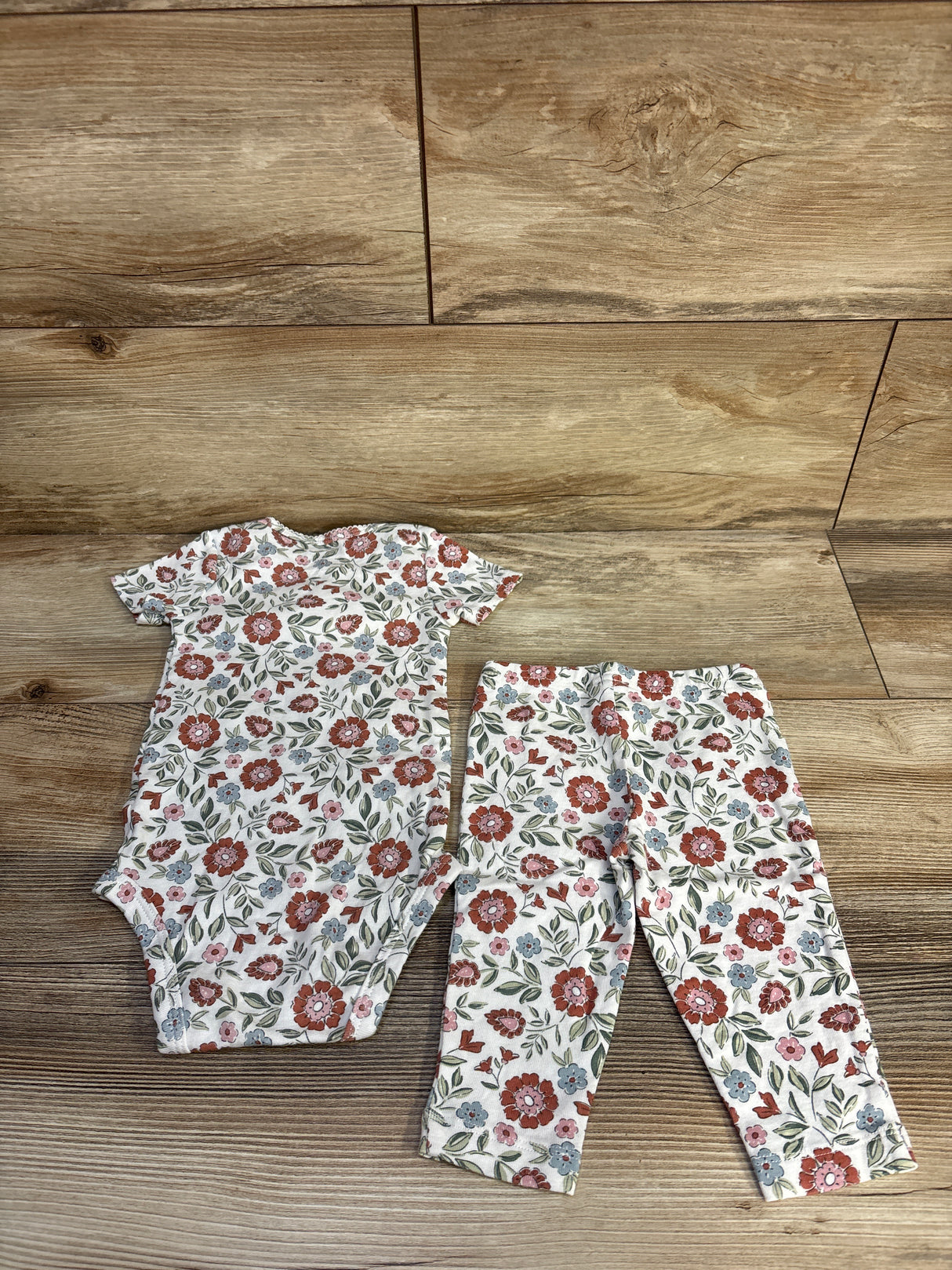 Just one You 2pc Floral Bodysuit & Pant Set White sz 12m