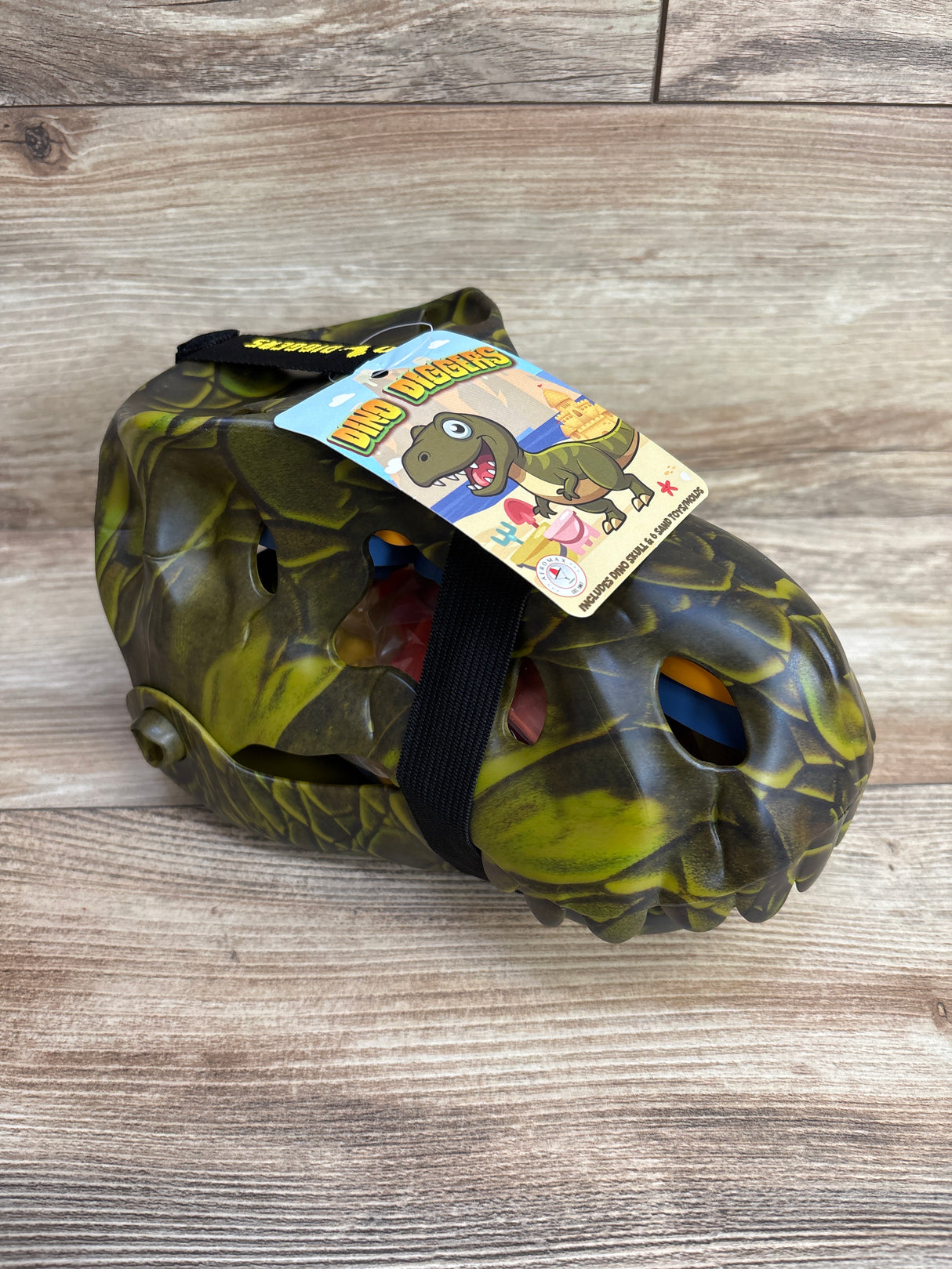 NEW Dino Diggers Dino Skull & 6 Sand Toys