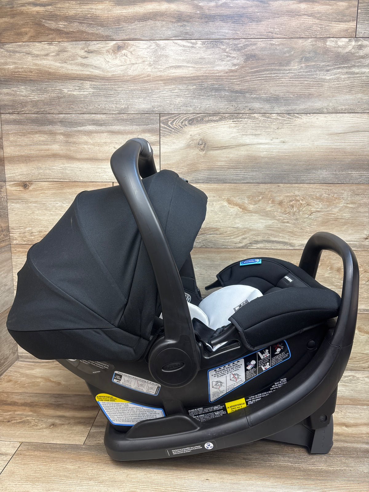 Graco SnugRide SnugFit DLX Car Seat
