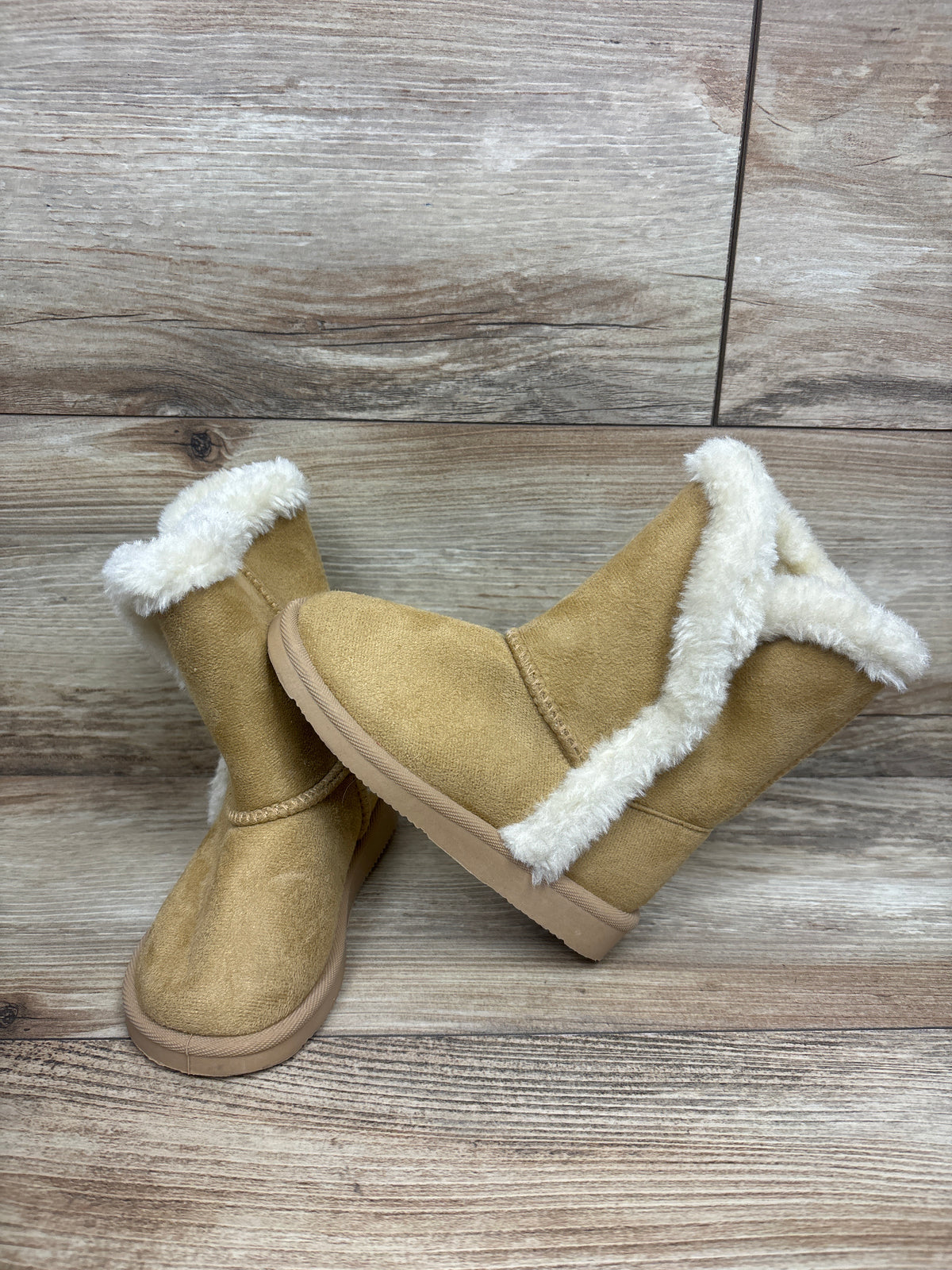 Fabkids Classic Mid-Height Fuzzy Boots Tan sz 8c