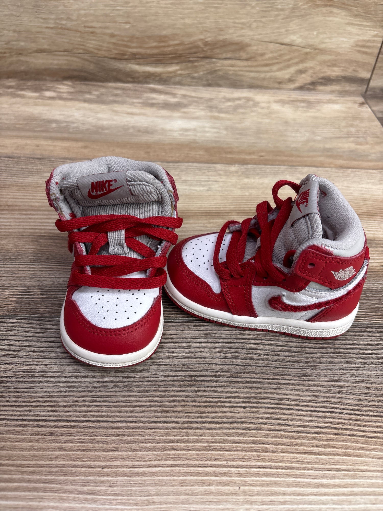 Air Jordan 1 High Retro OG 'Newstalgia Chenille' Sneakers sz 4c