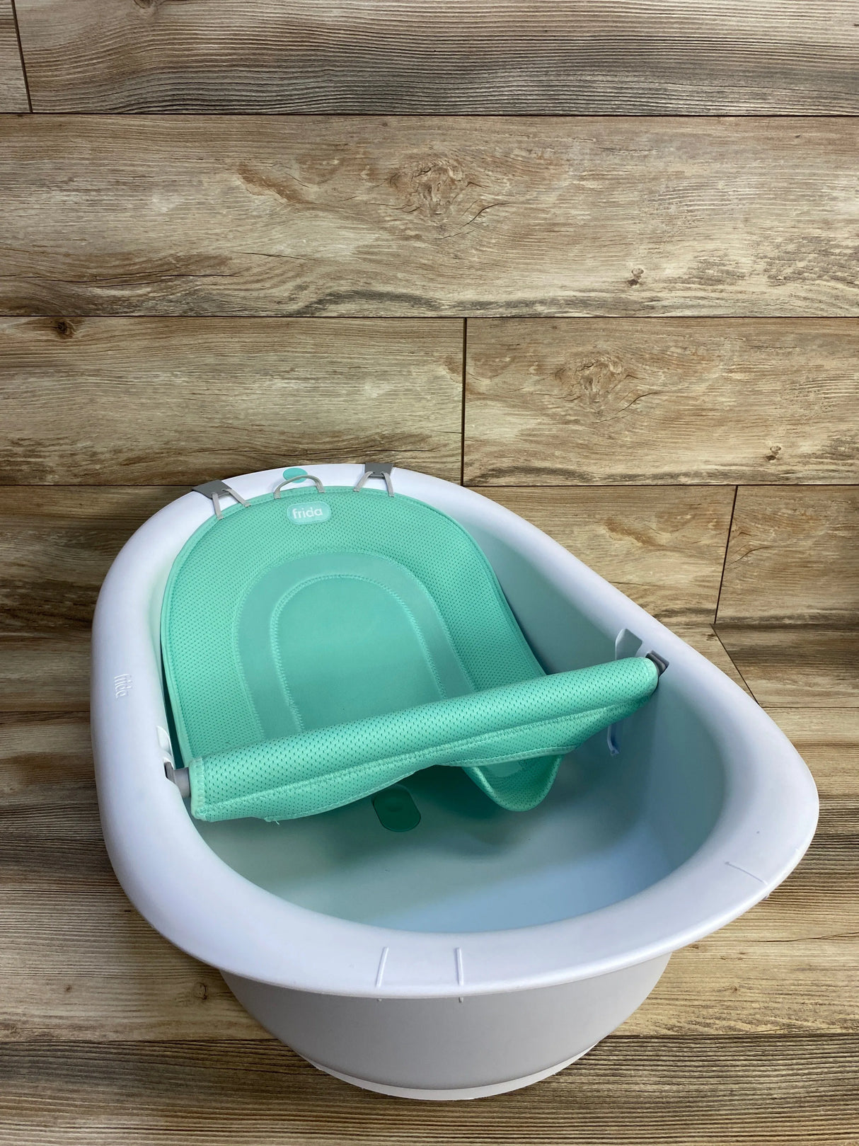 Frida Baby 4-in-1 Grow-With-Me Bath Tub