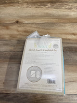 NEW Le Bebe Favorite Towel & 4 Washcloths w/ Bonus Brush & Comb 7pc Set