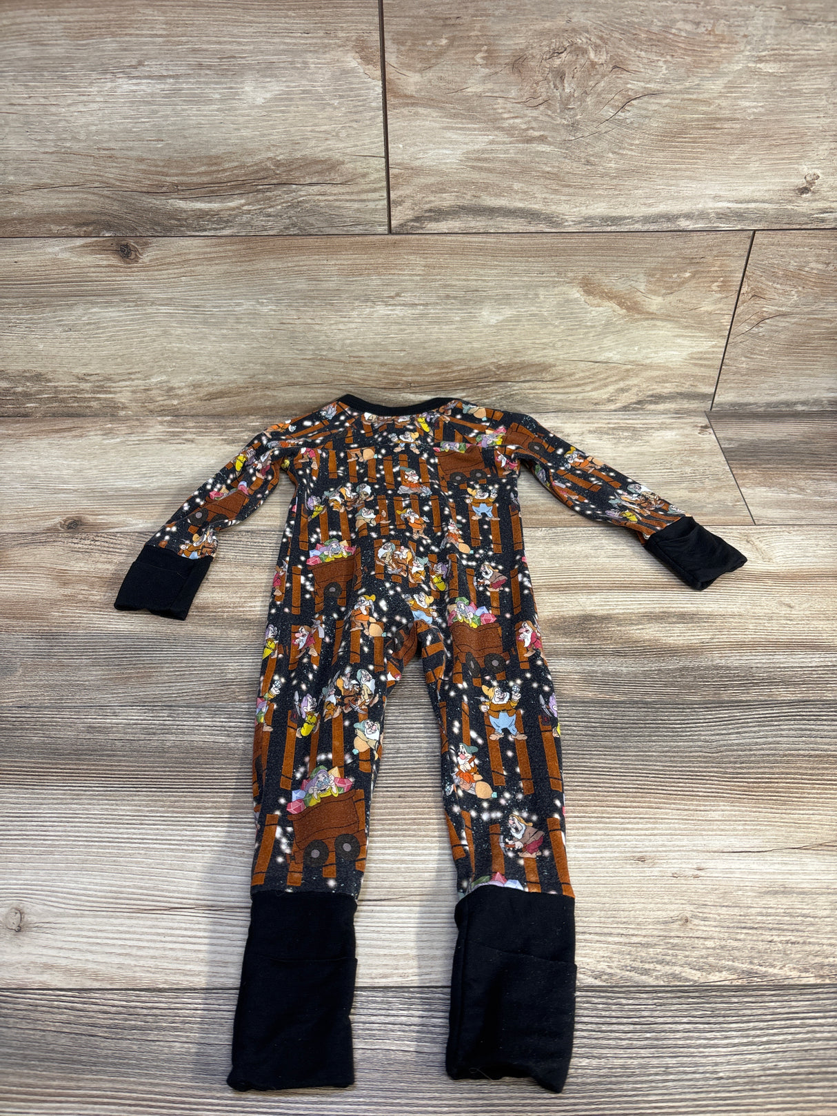 Secret Stock Reserve Snow White's 7 Dwarfs Bamboo Zippy Pajamas Brown sz 3-6m