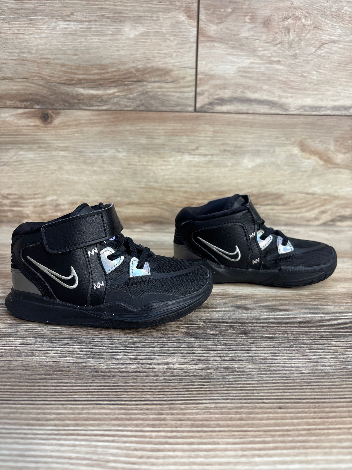Nike Kyrie Infinity TD 'Black Metallic Silver' Sneakers Black sz 8c