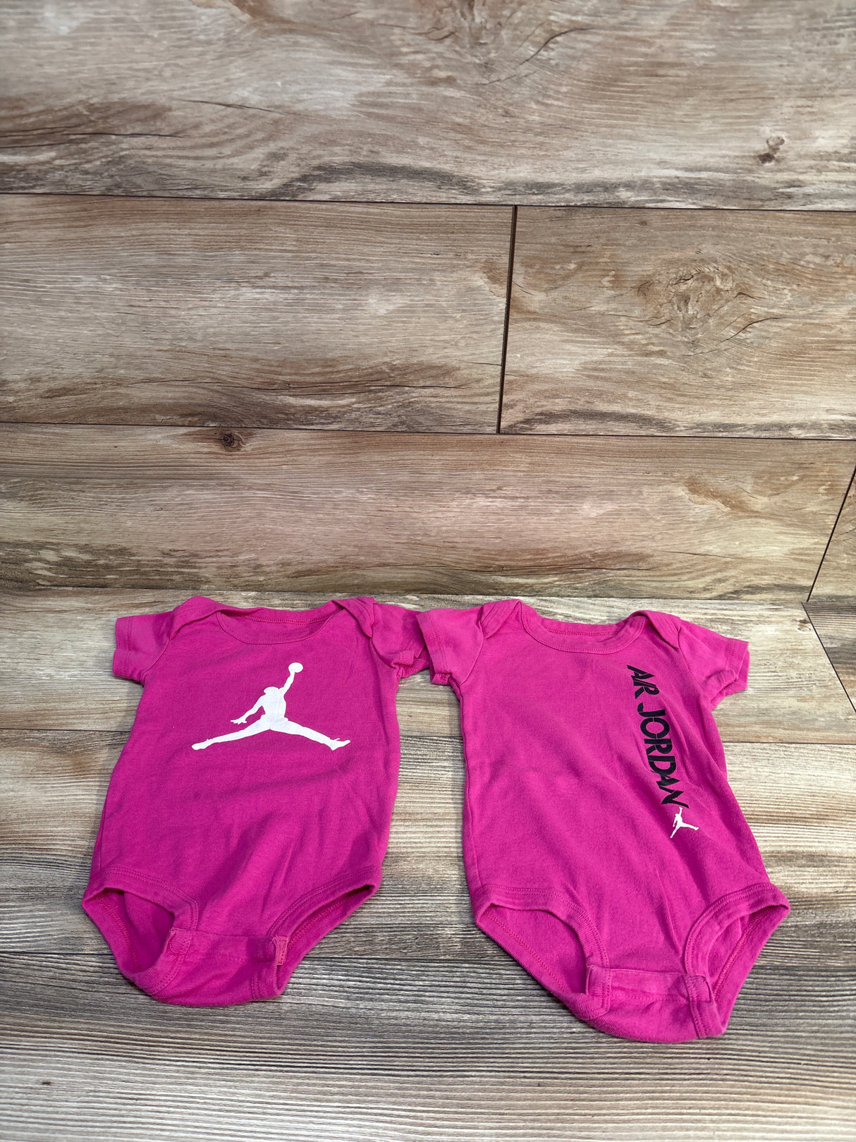 Air Jordan 2pk Bodysuits Pink sz 0-6m