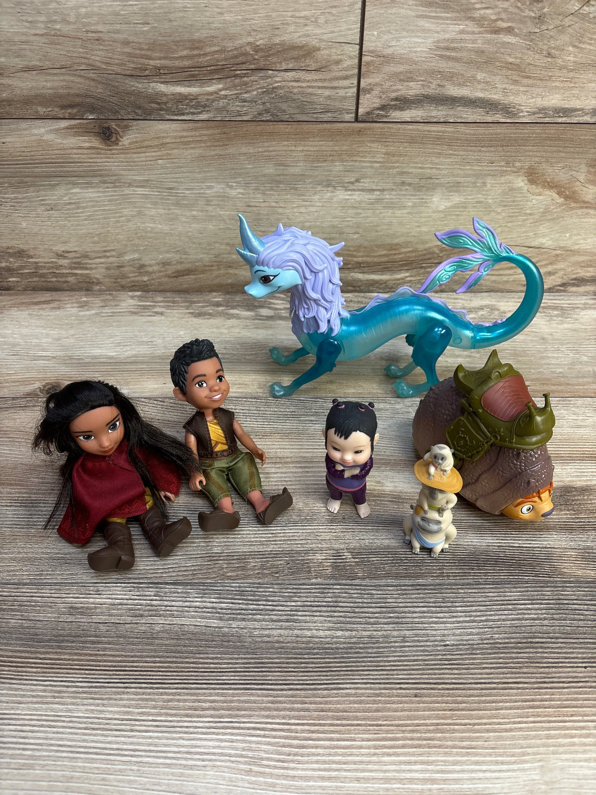 Disney Raya and the Last Dragon Character Doll Giftset