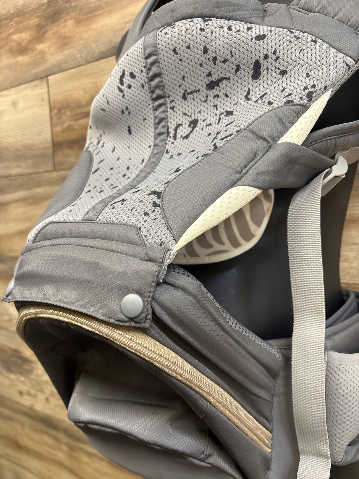Momtory StowNGo 6-in-1 Baby Carrier in Deep Grey 7-50lbs