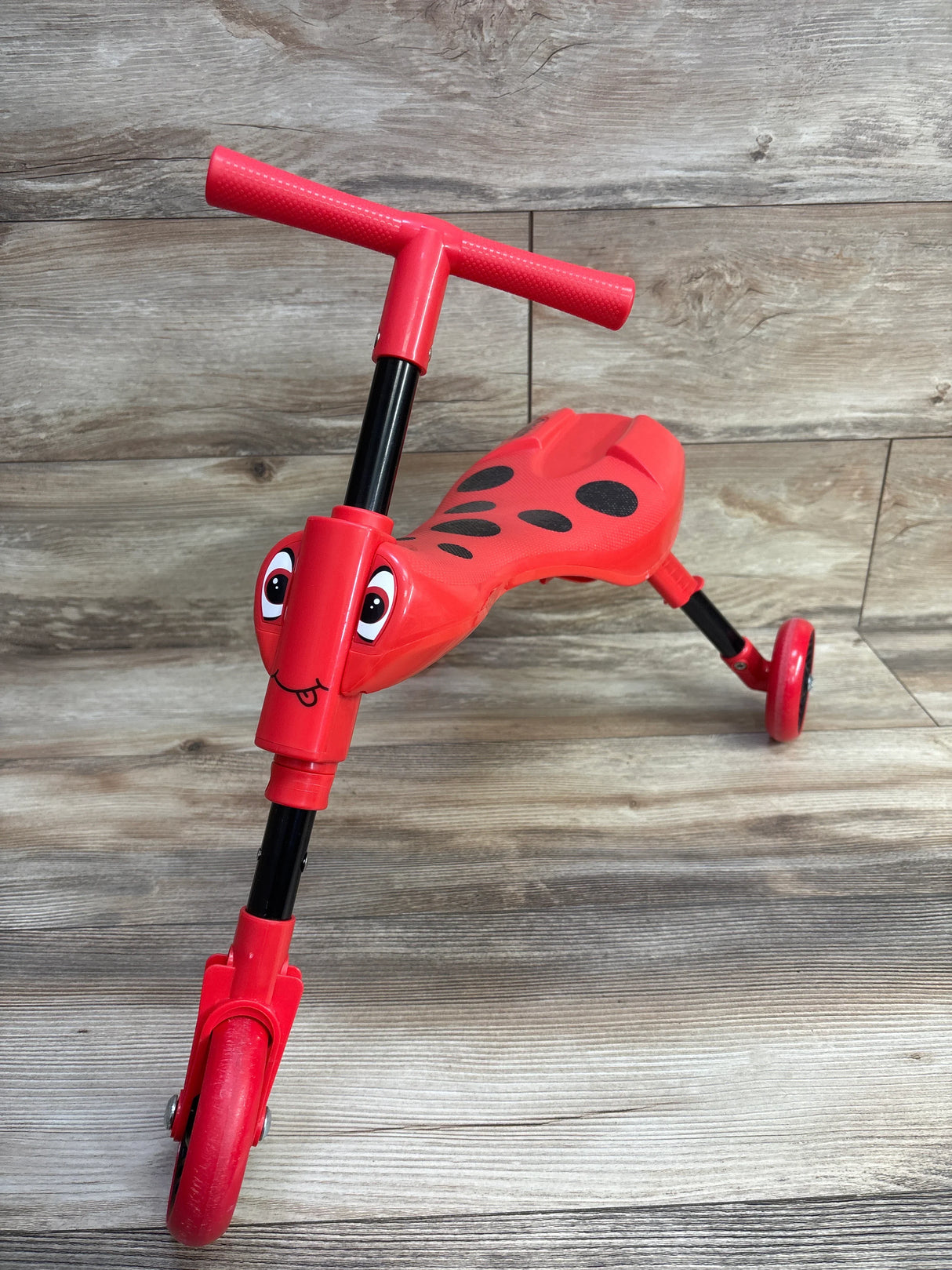 Scuttlebug Ride-on Red Ladybug